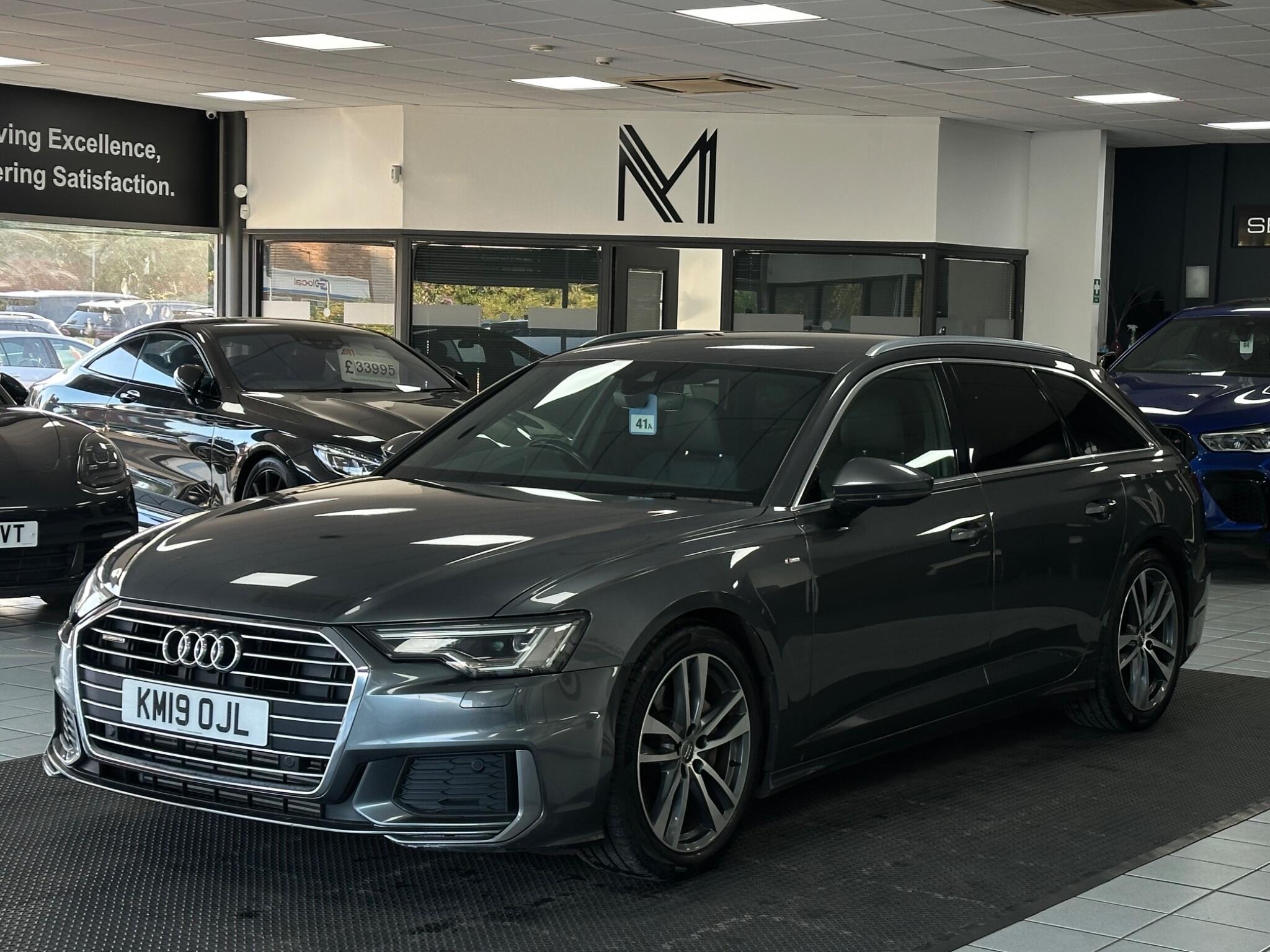 Audi A6 Avant view 6