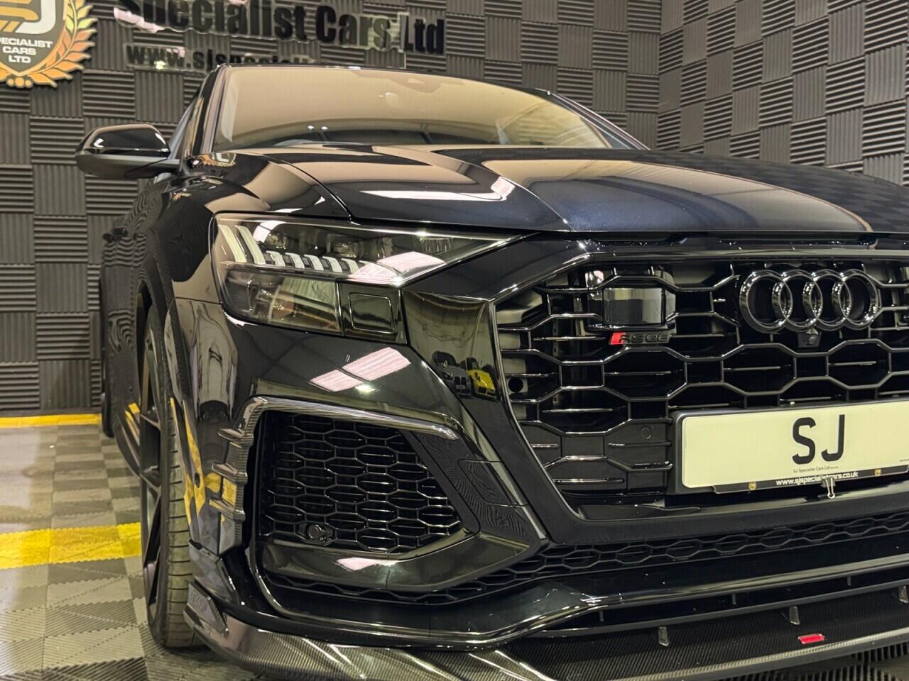 Audi RSQ8 view 16
