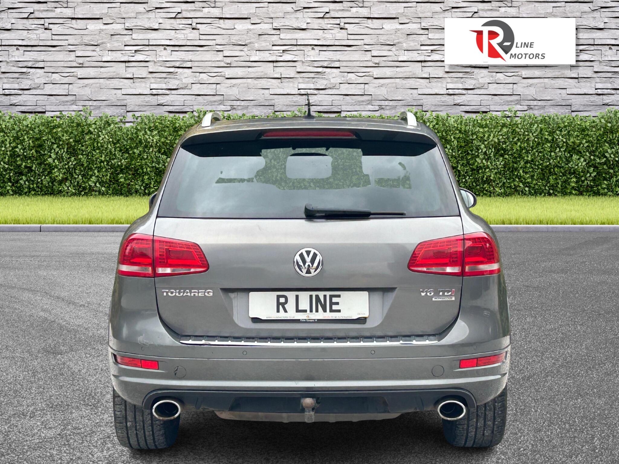 Volkswagen Touareg view 11