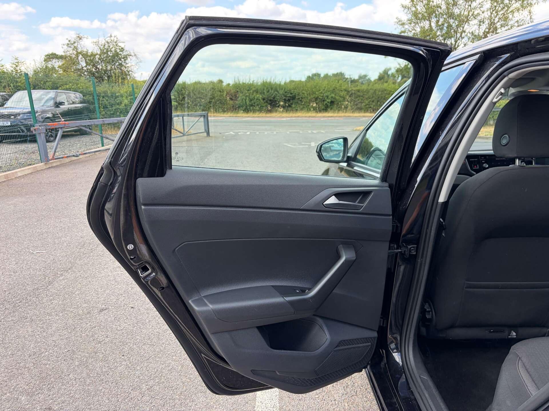 Volkswagen Polo view 19