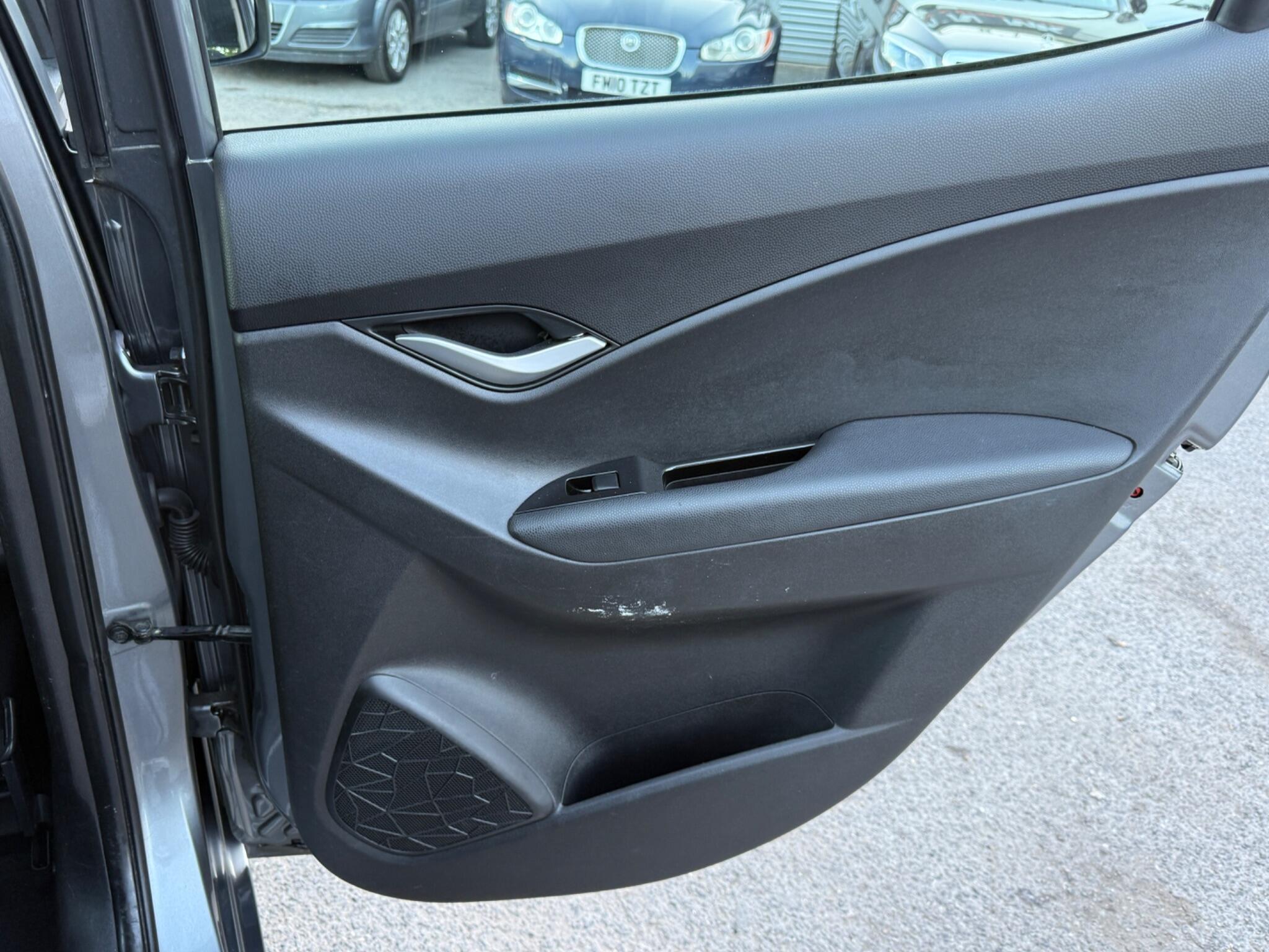 Hyundai ix20 - Image 37