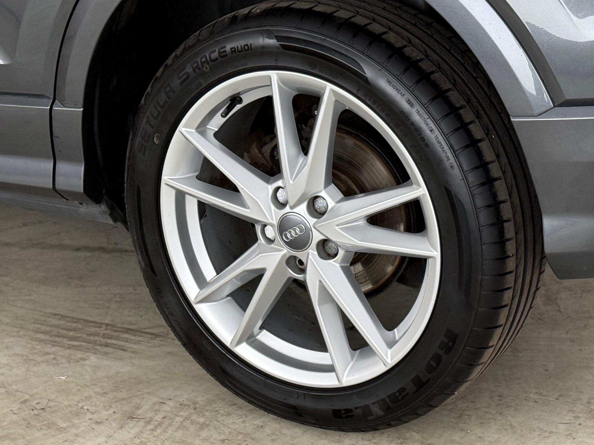 Audi Q2 view 9