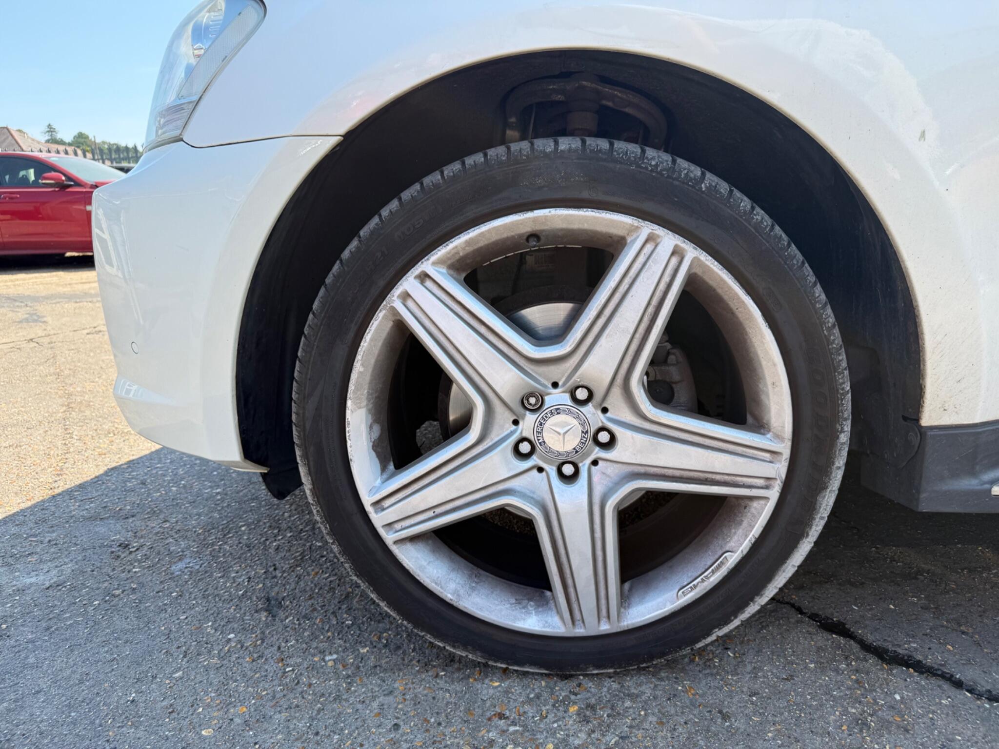 Mercedes-Benz M Class view 19