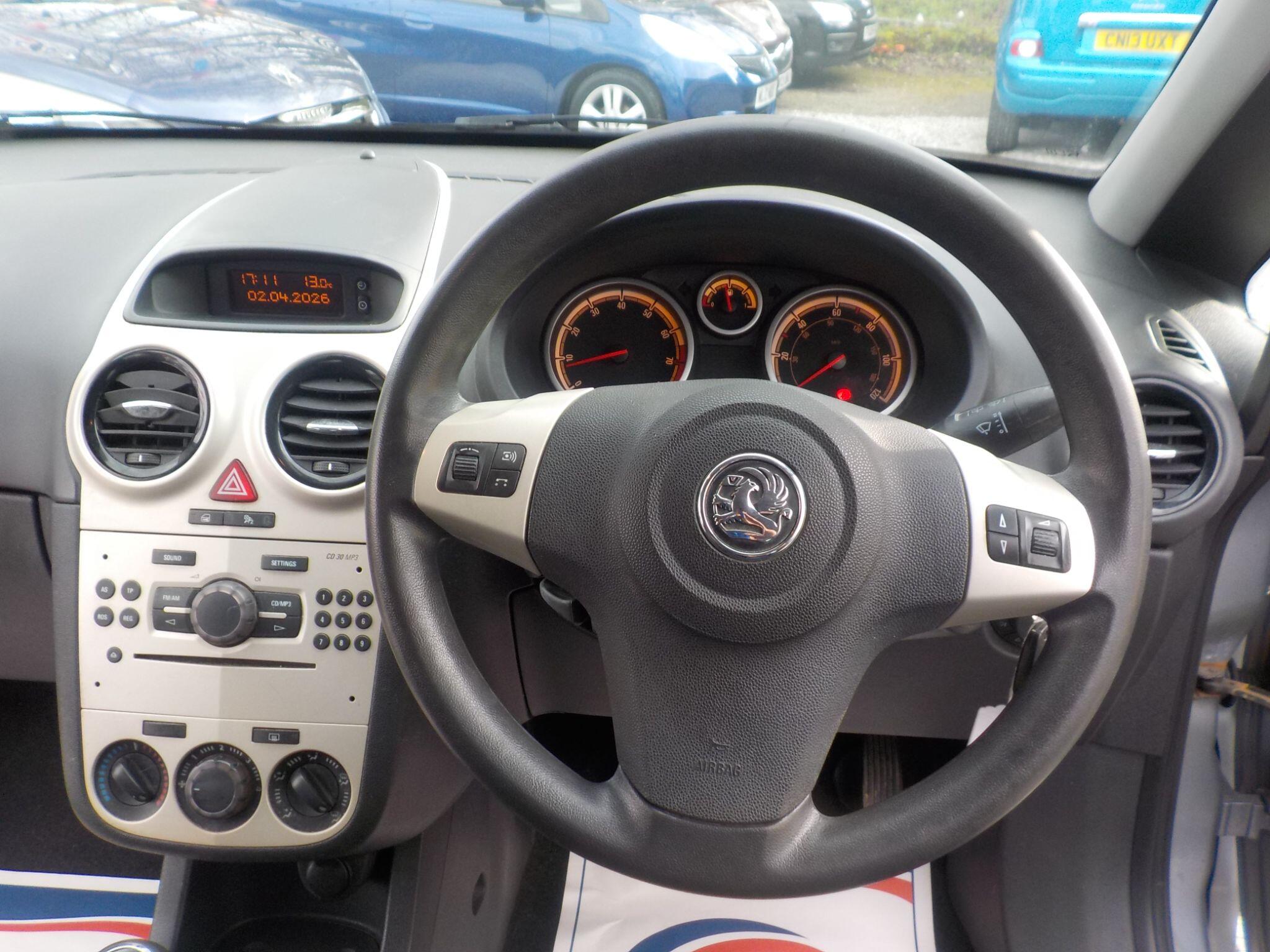 Vauxhall Corsa 1.4i 16v Club 5dr