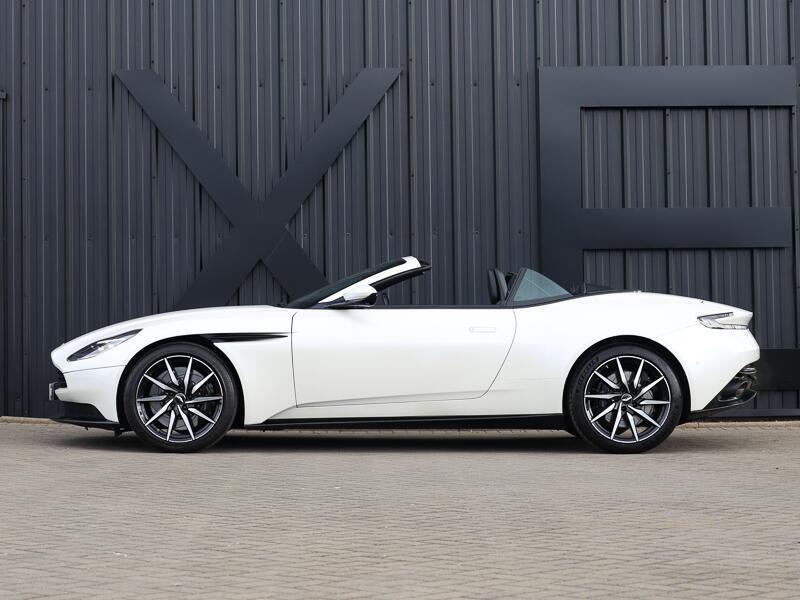 Aston Martin DB11 view 5