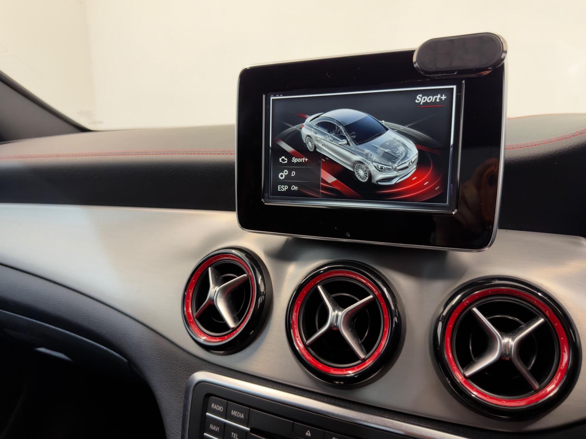 Mercedes-Benz Cla view 32