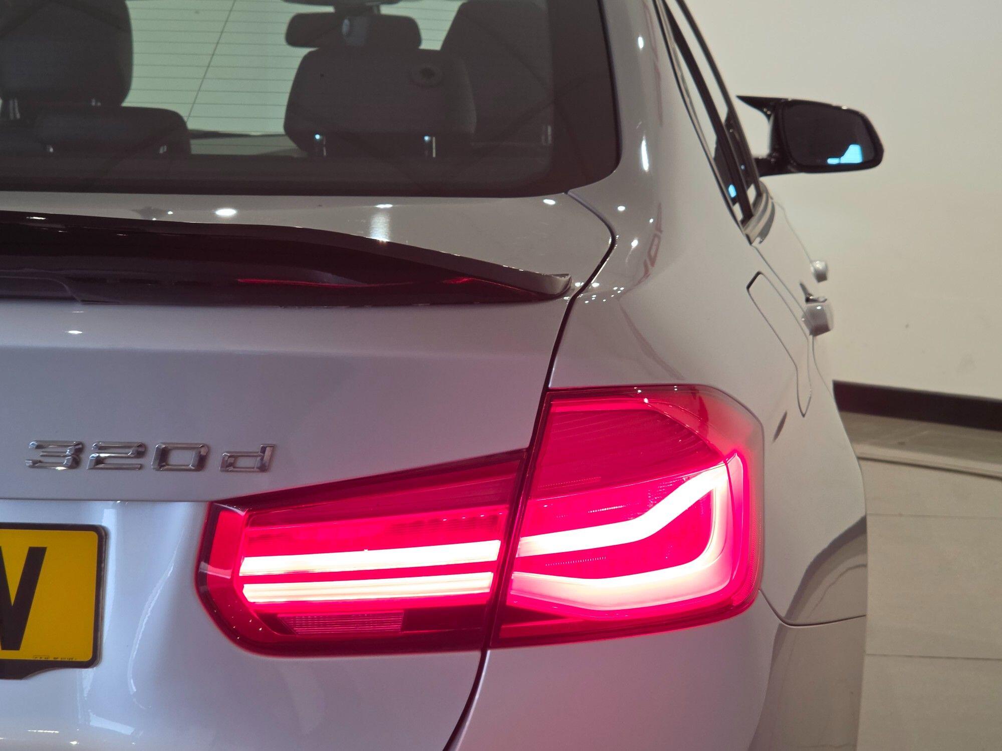 BMW 3 Series view 31