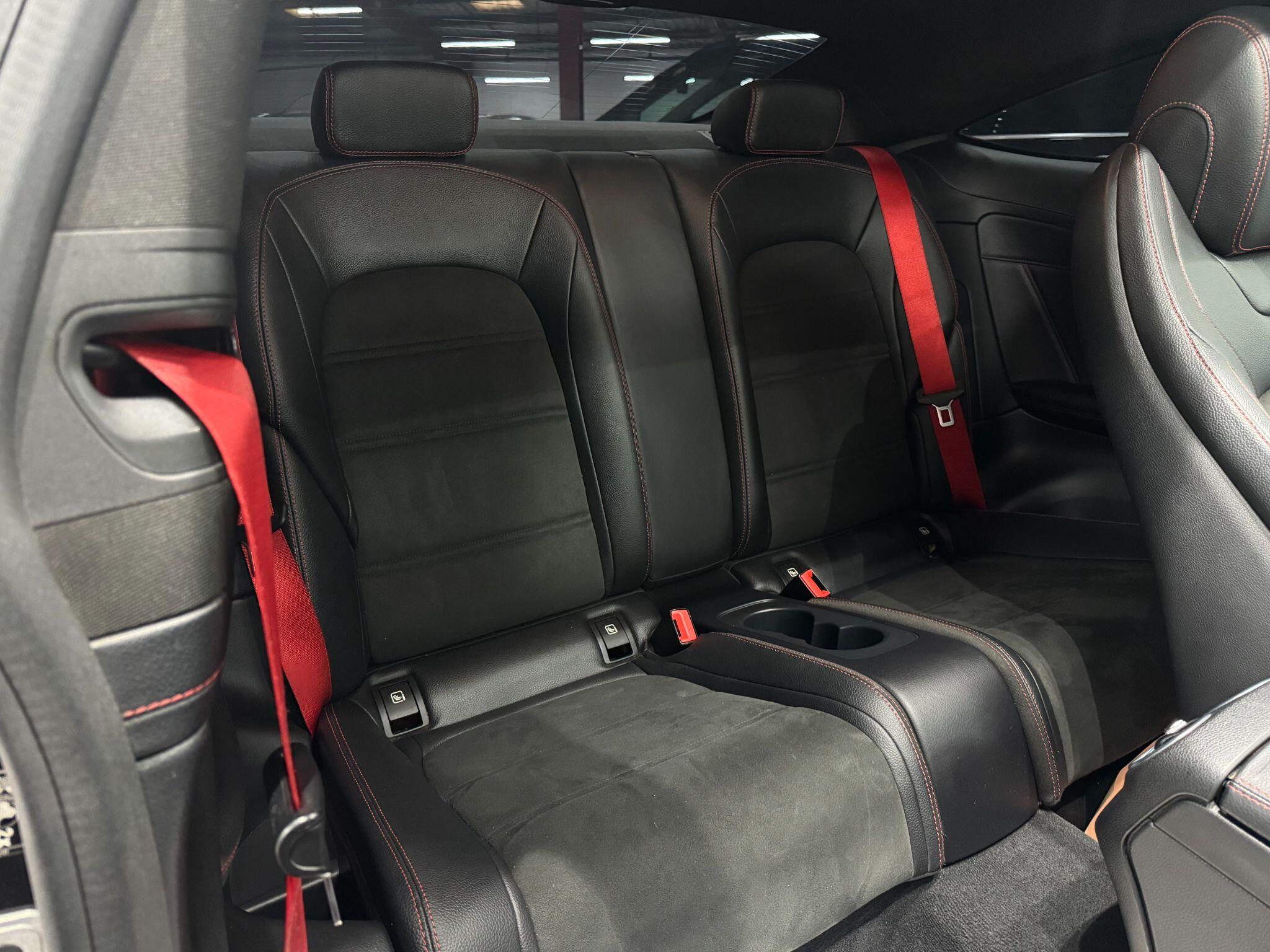 Mercedes-Benz C-Class view 39