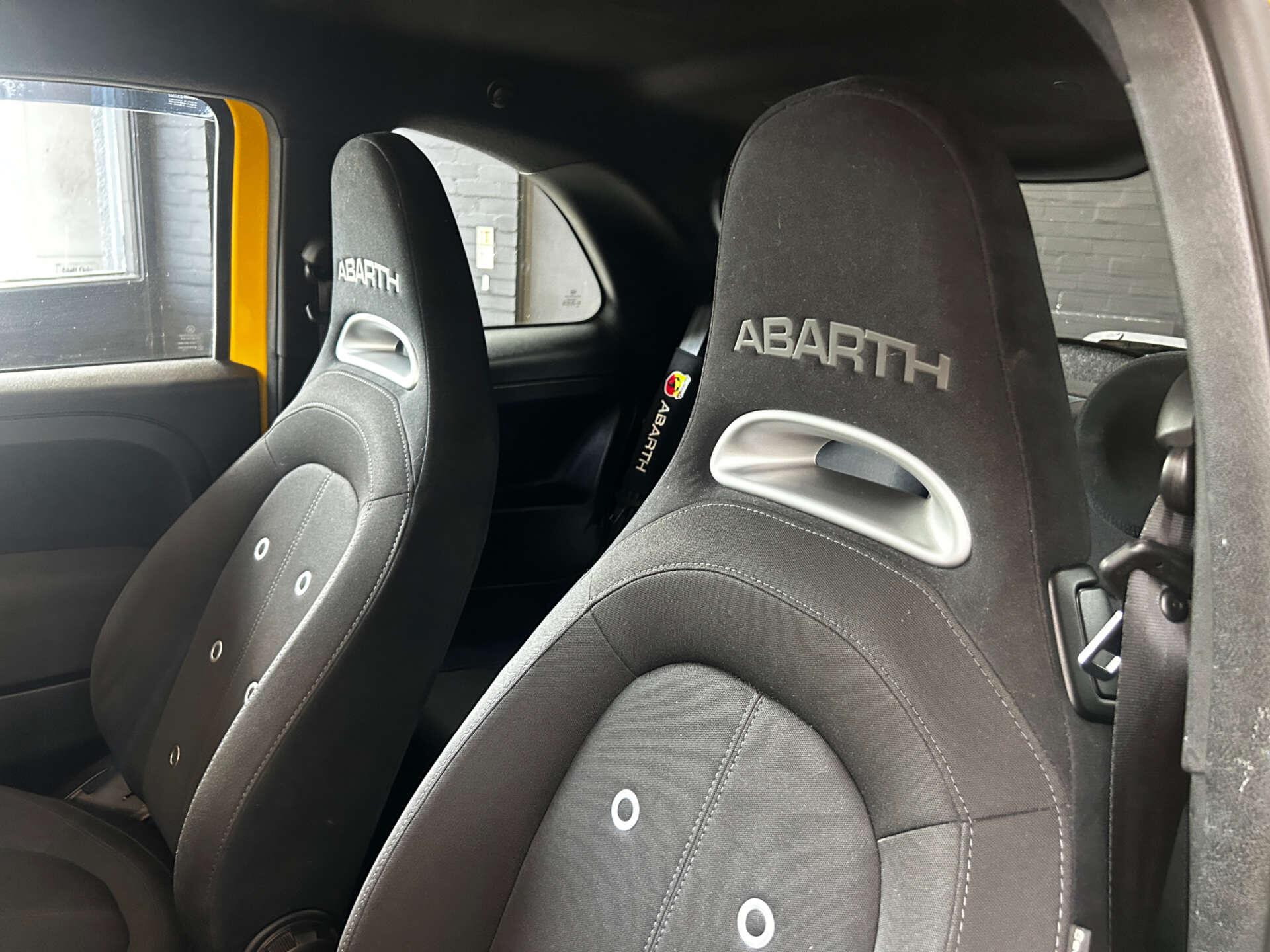 Abarth 595 view 42
