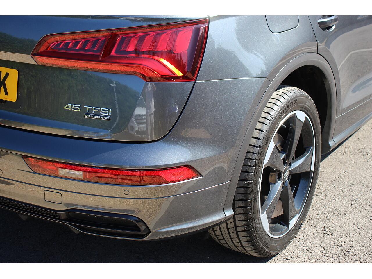 Audi Q5 view 42
