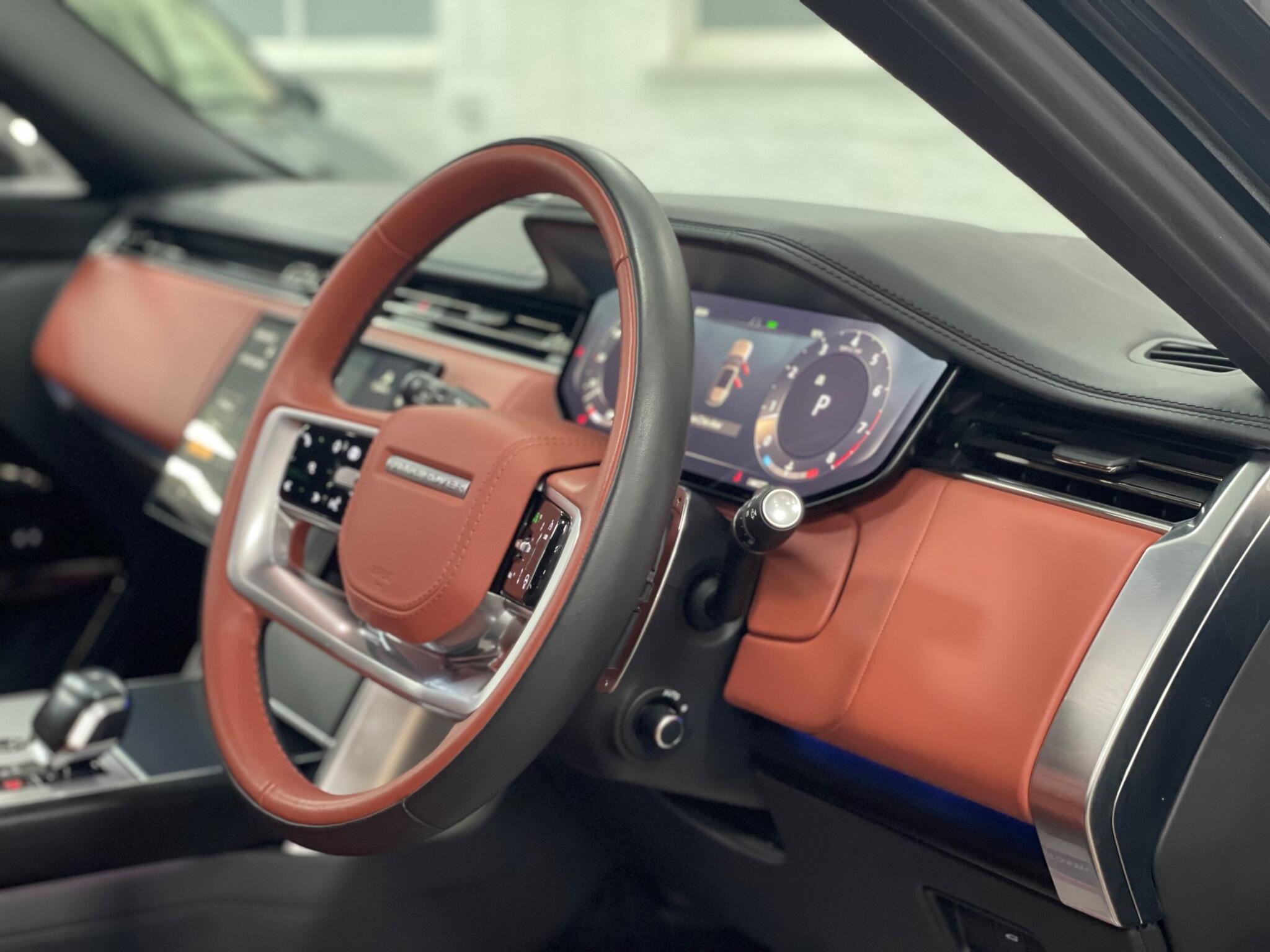 Land Rover Range Rover view 14