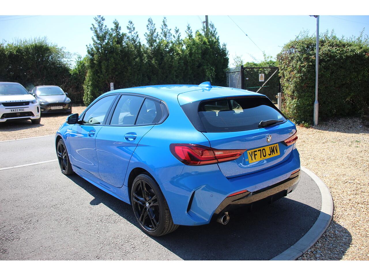 BMW 1 Series view 9
