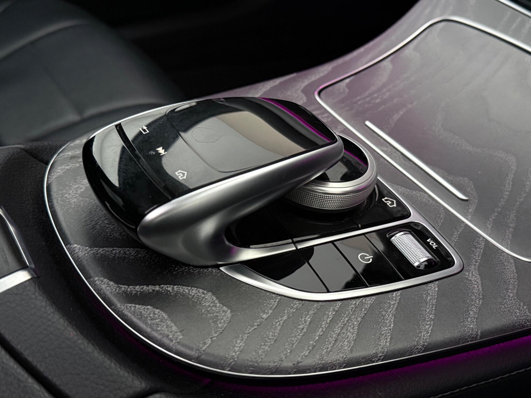Mercedes-Benz CLS view 26