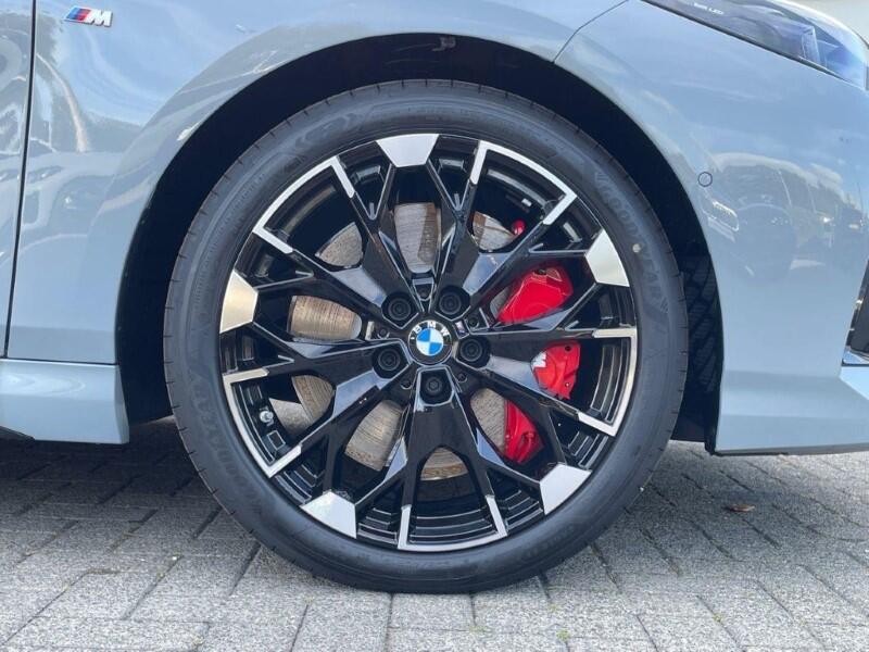 BMW 1 Series view 13