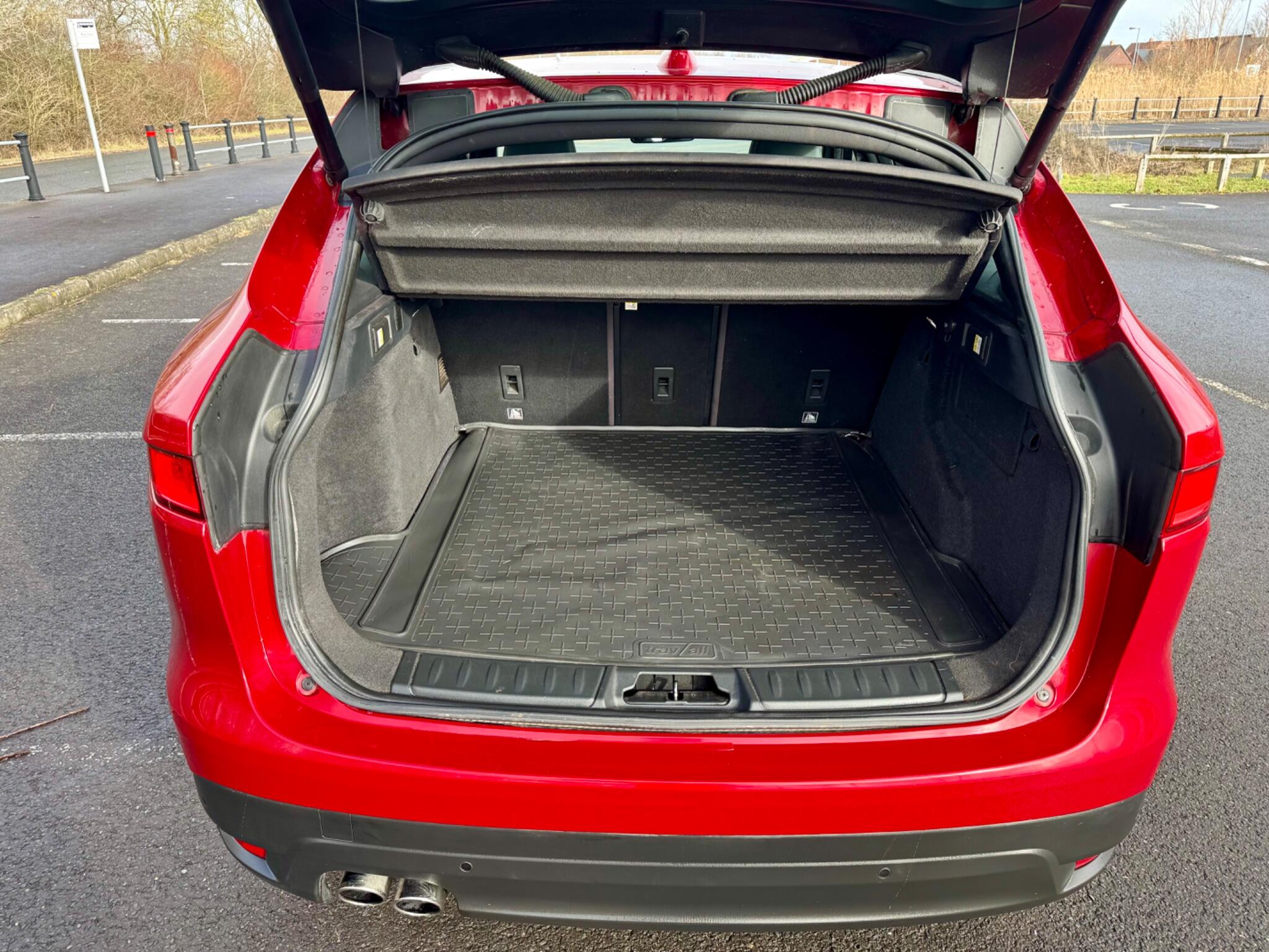 2018 Jaguar F-PACE 2.0 D180 R-Sport Auto AWD Euro 6 (s/s) 5dr • 39,000 miles image 14