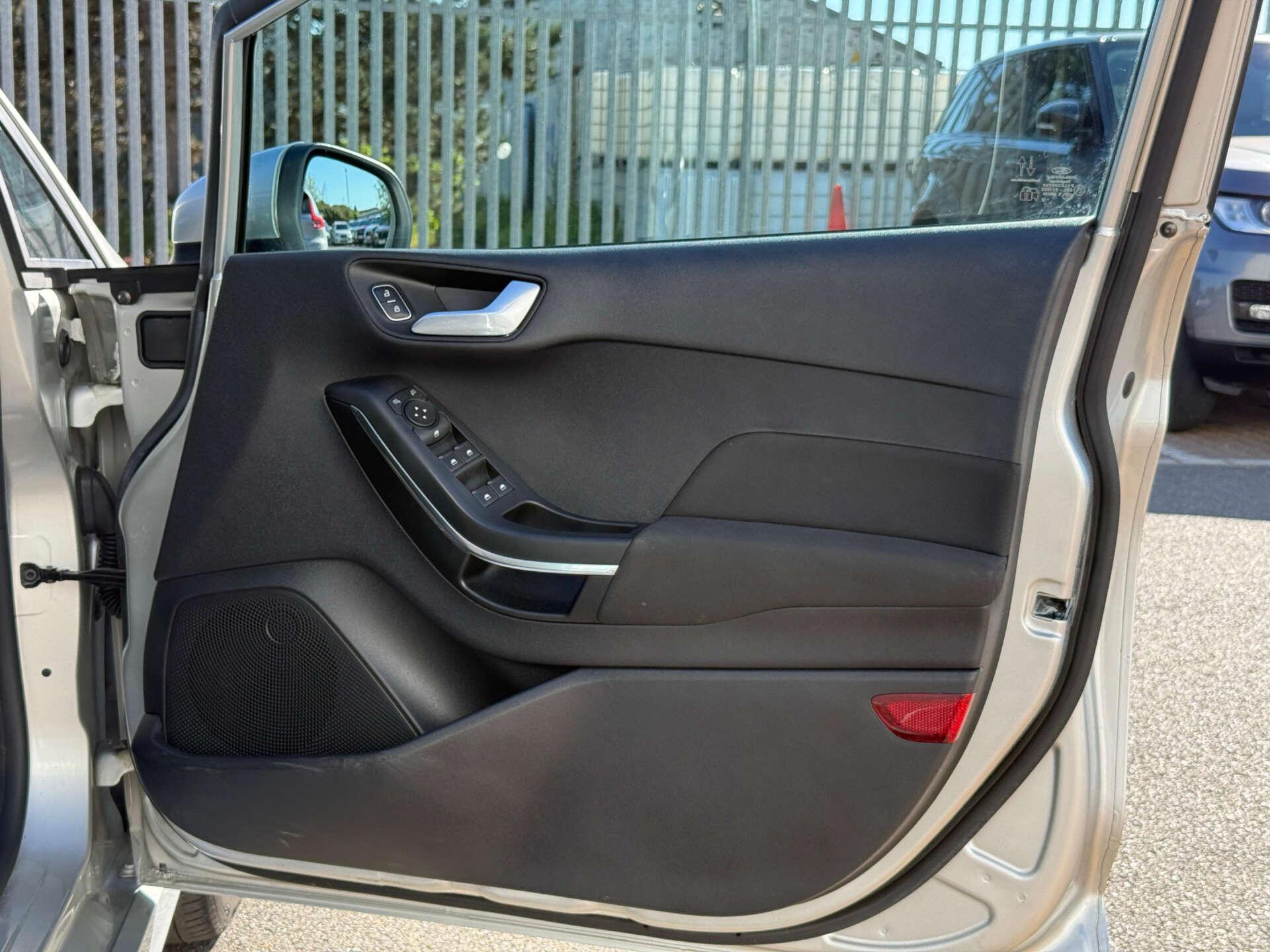 Ford Fiesta view 41
