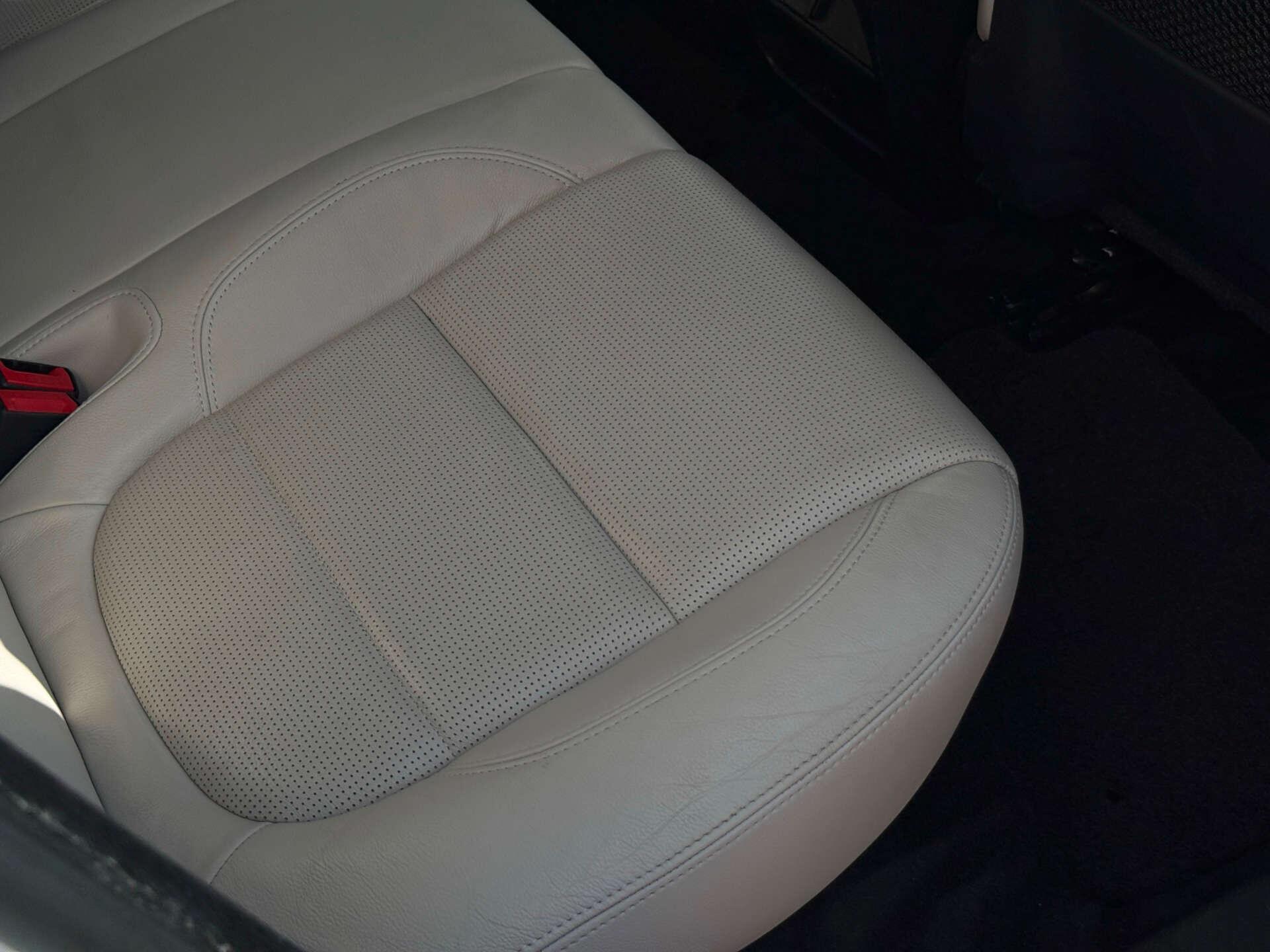Jaguar E-Pace view 35