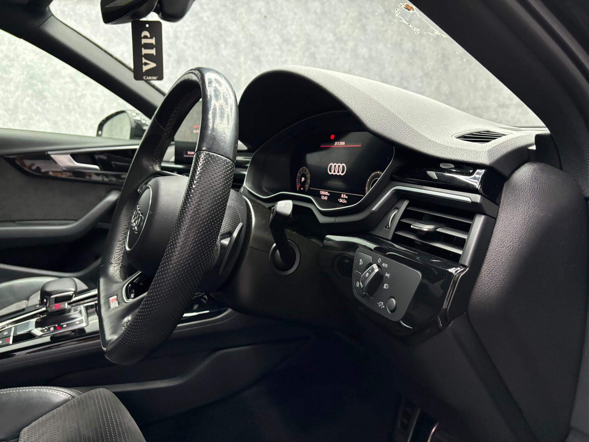 Audi A4 view 7