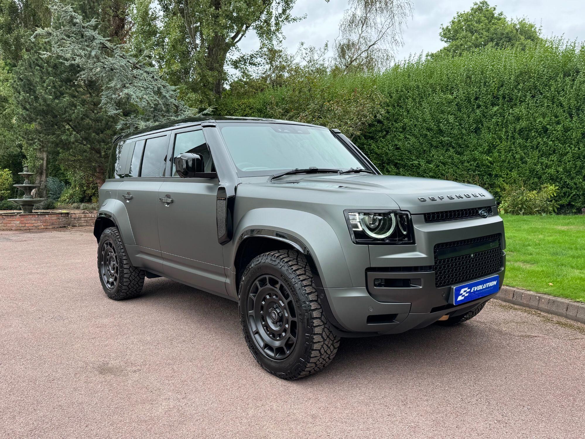 Land Rover Defender 110 view 3