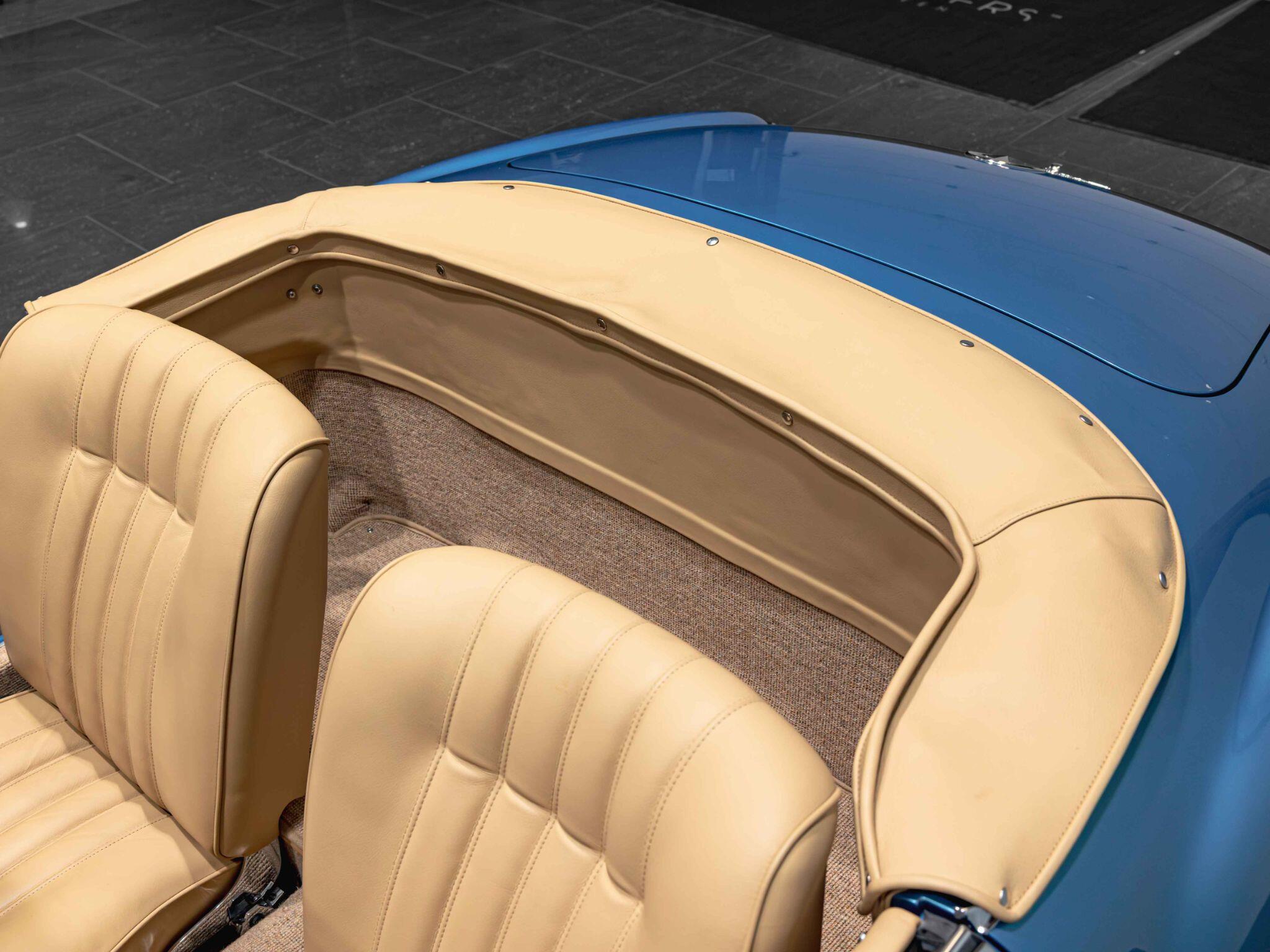 Mercedes-Benz 190 SL view 34