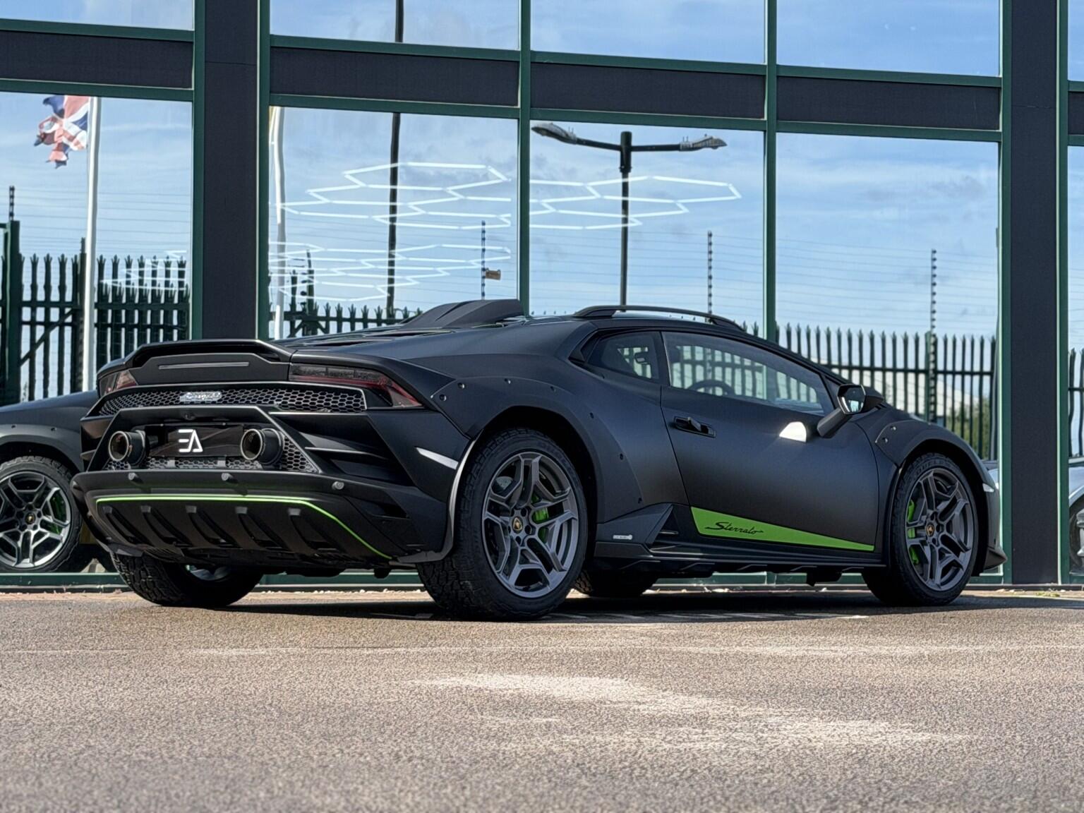 Lamborghini Huracan view 41