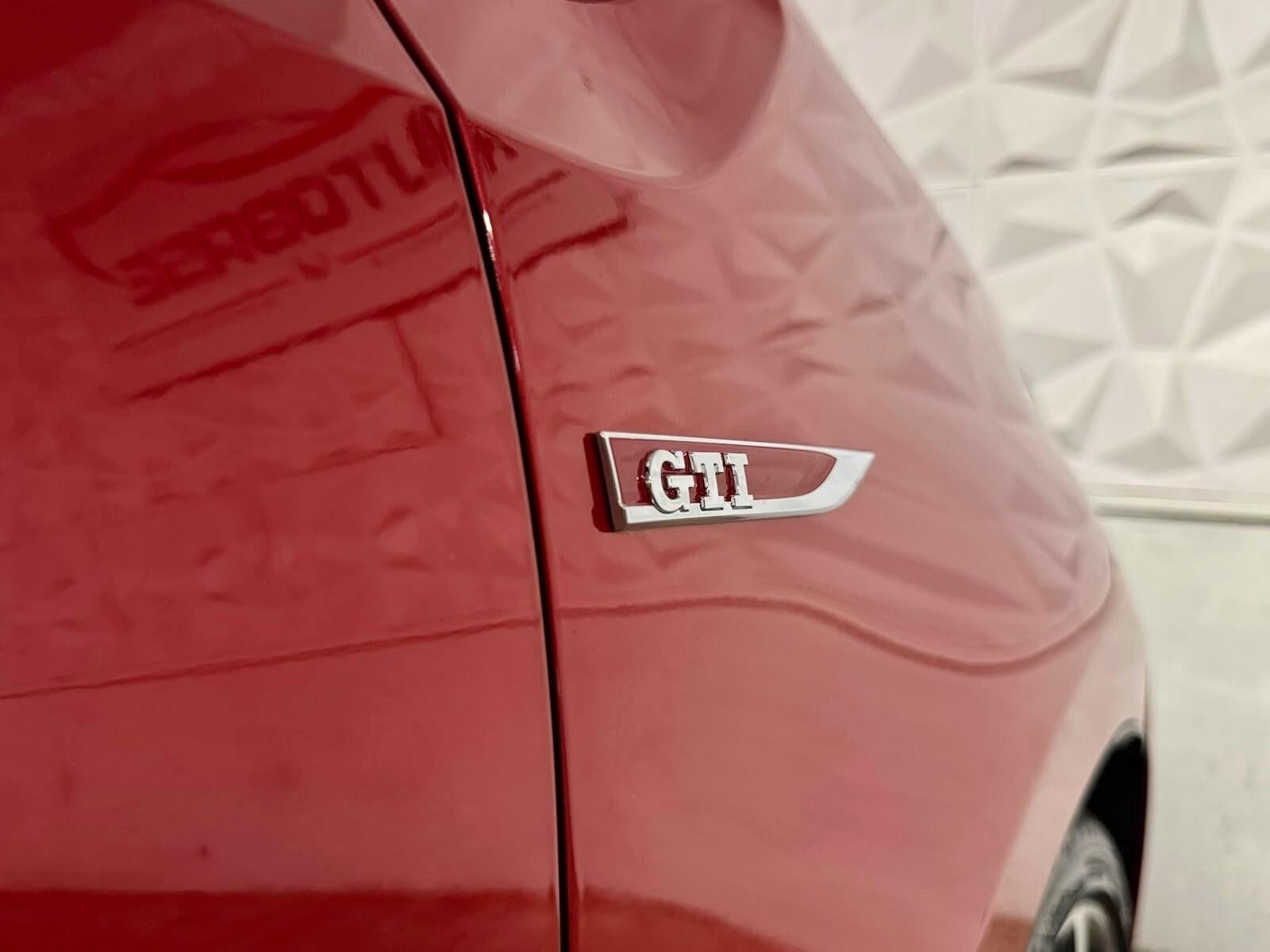 Volkswagen Up! view 4