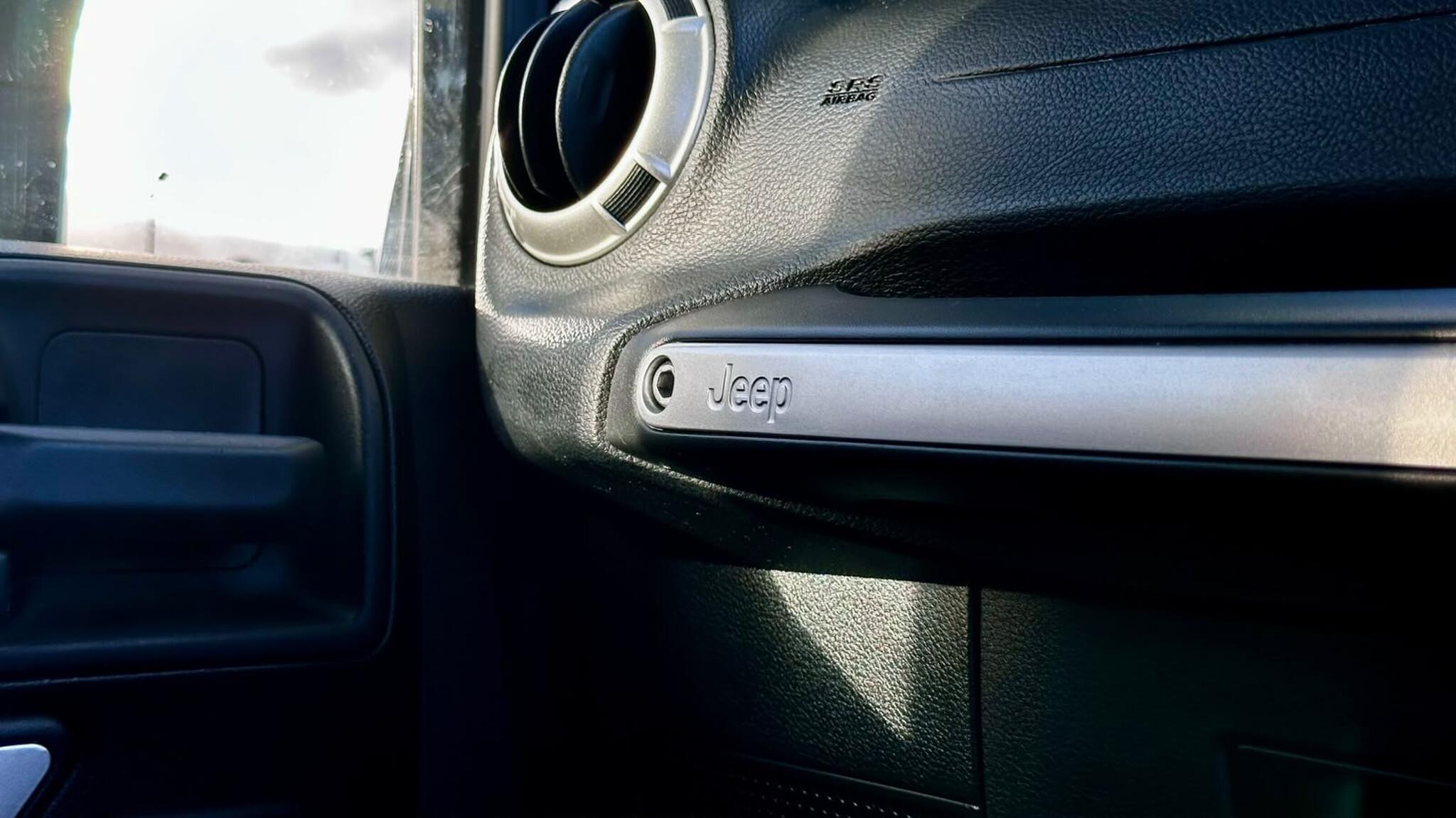 Jeep Wrangler view 46