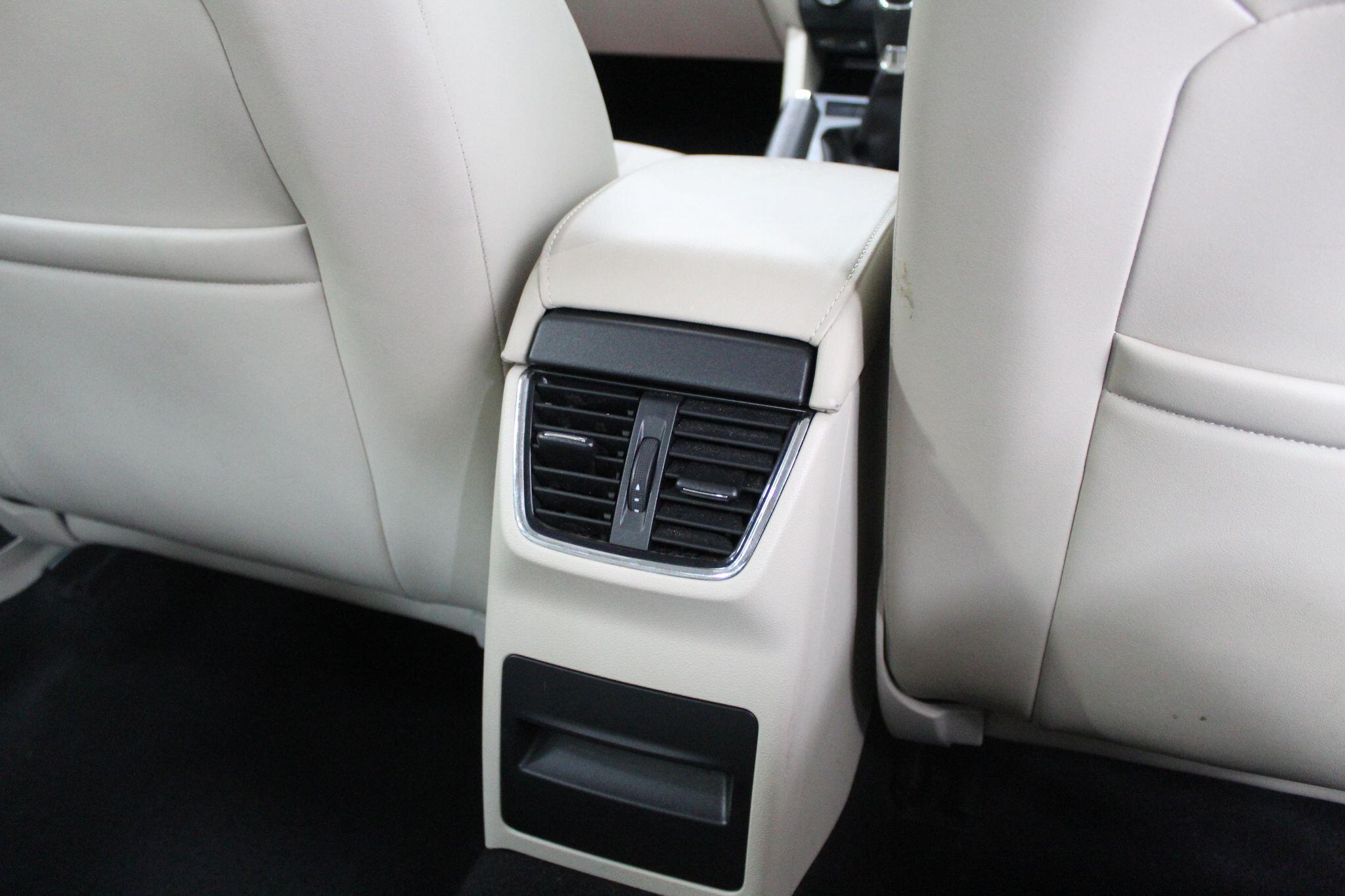 Skoda Octavia view 50