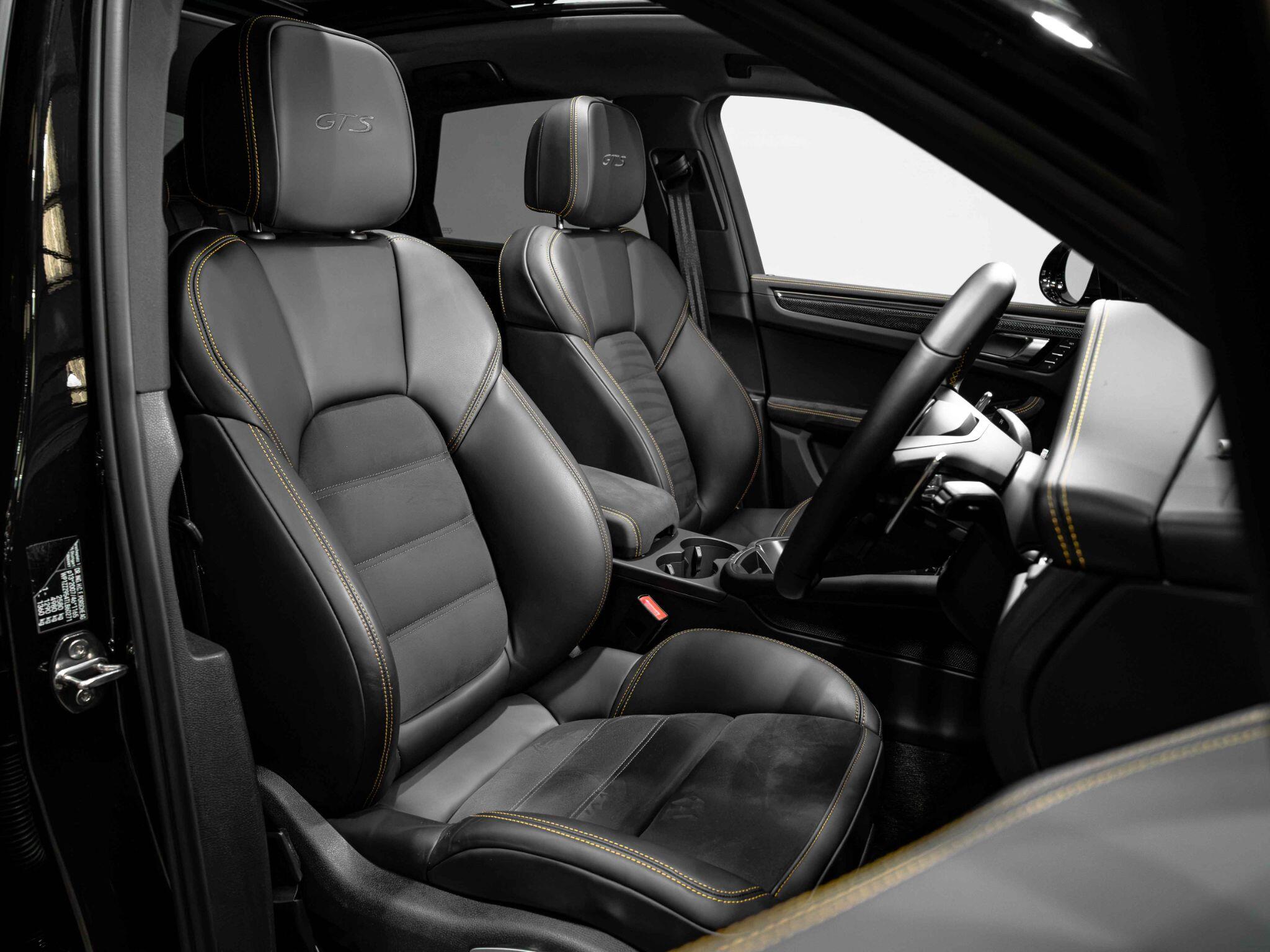 Porsche Macan view 2