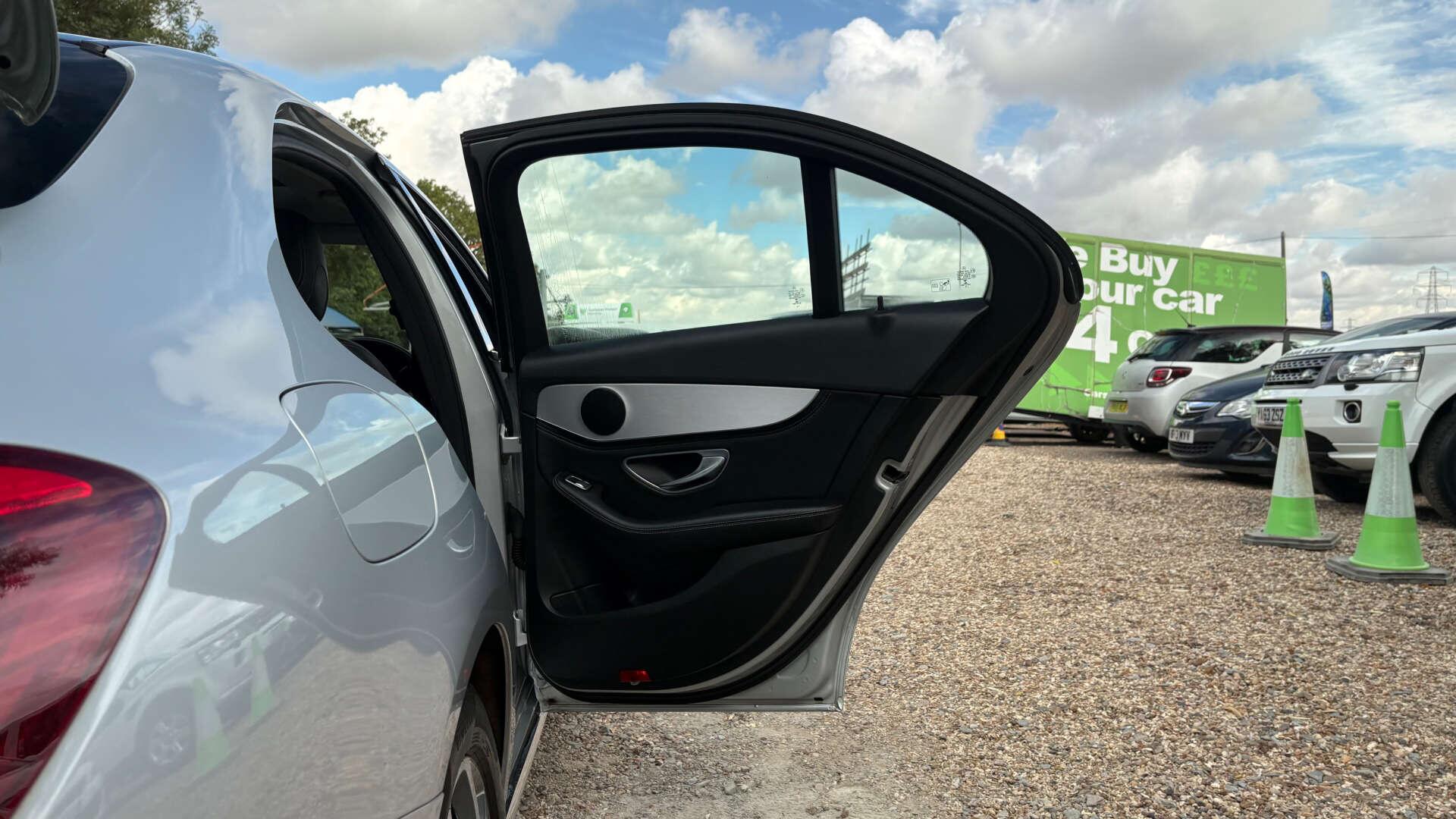 Mercedes-Benz C-Class view 48