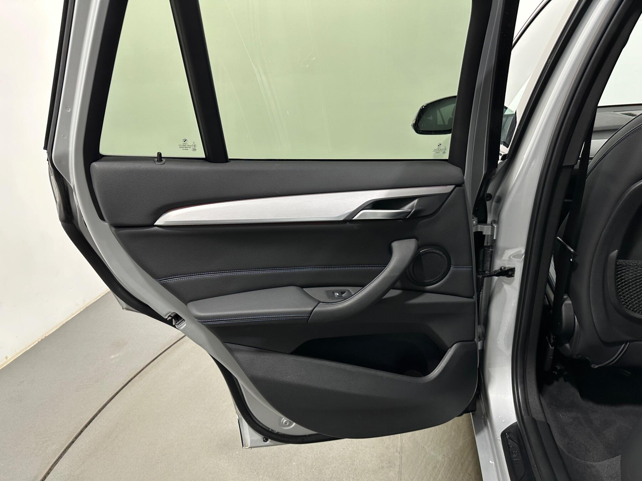 BMW X1 view 40