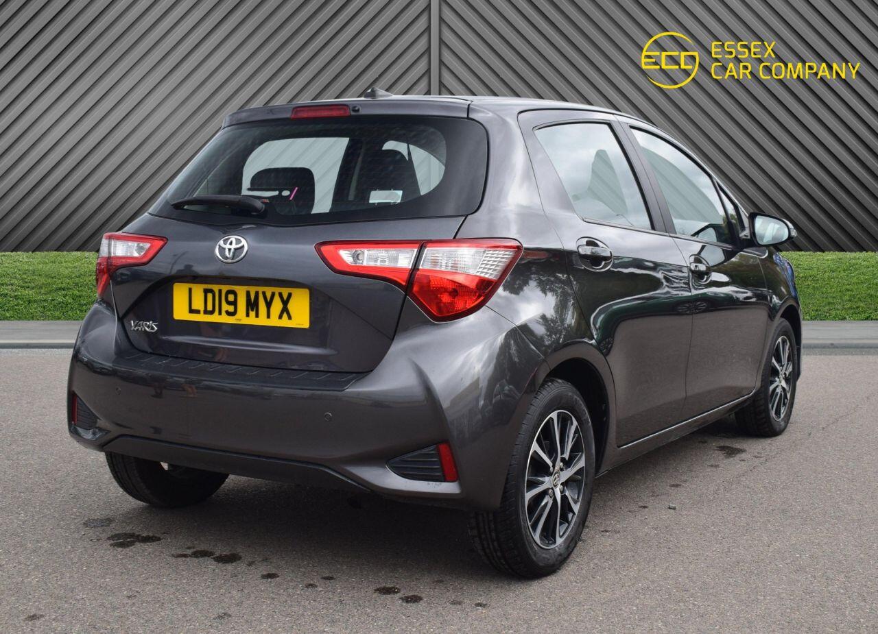 Toyota Yaris view 11