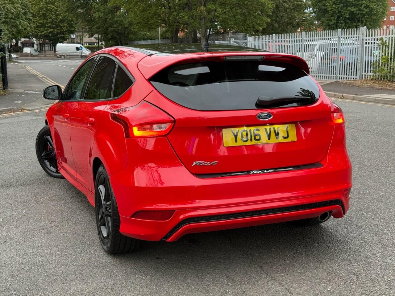 Ford Focus view 5