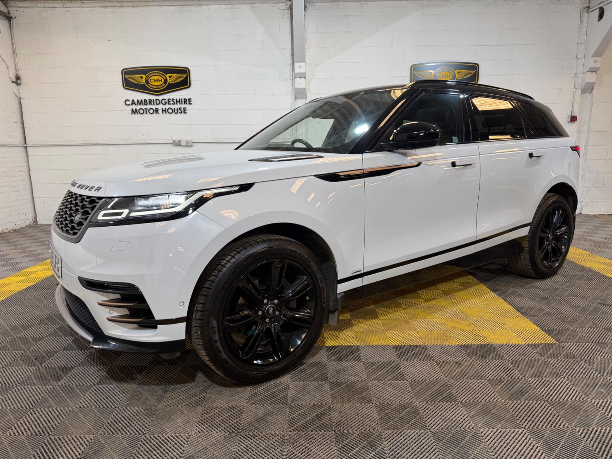 Land Rover Range Rover Velar view 4