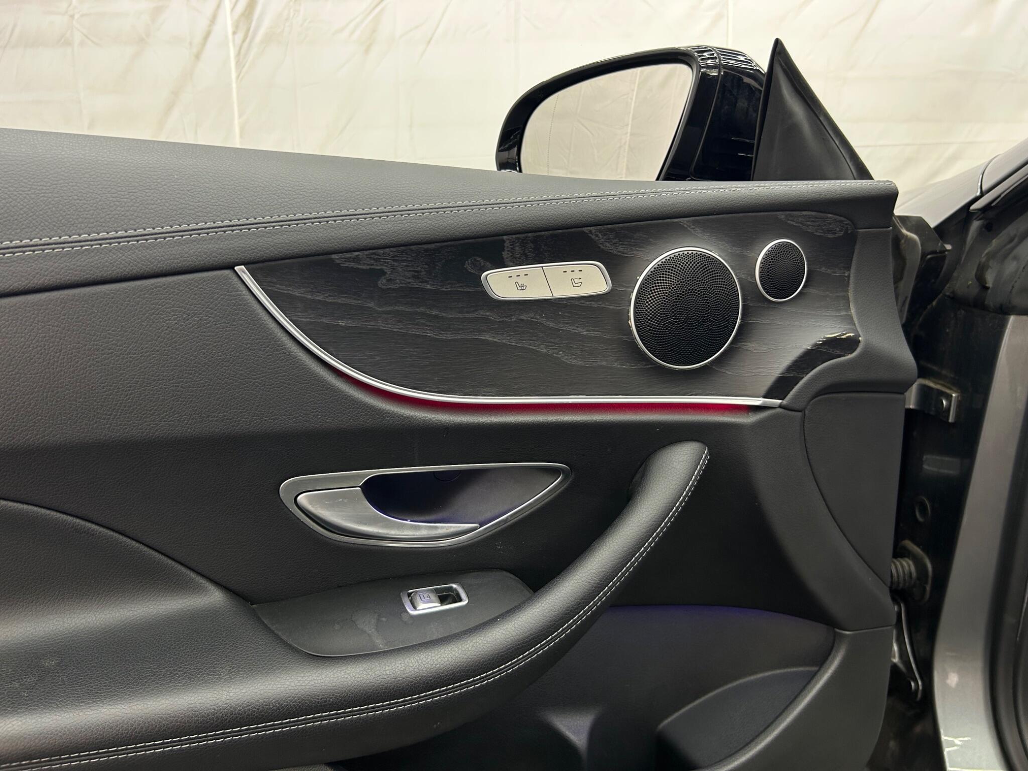 Mercedes-Benz E Class view 31