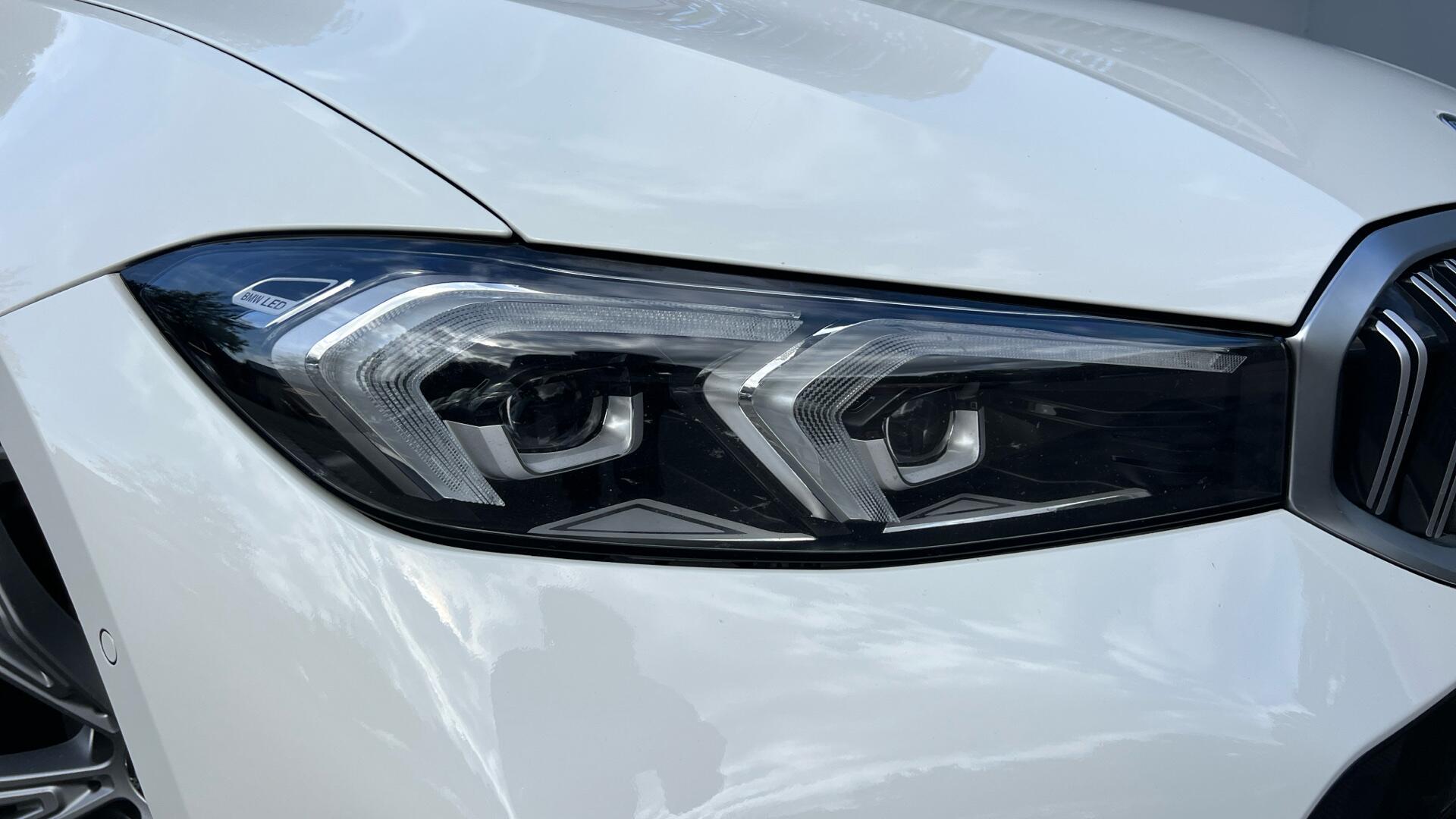 BMW 3 Series view 23