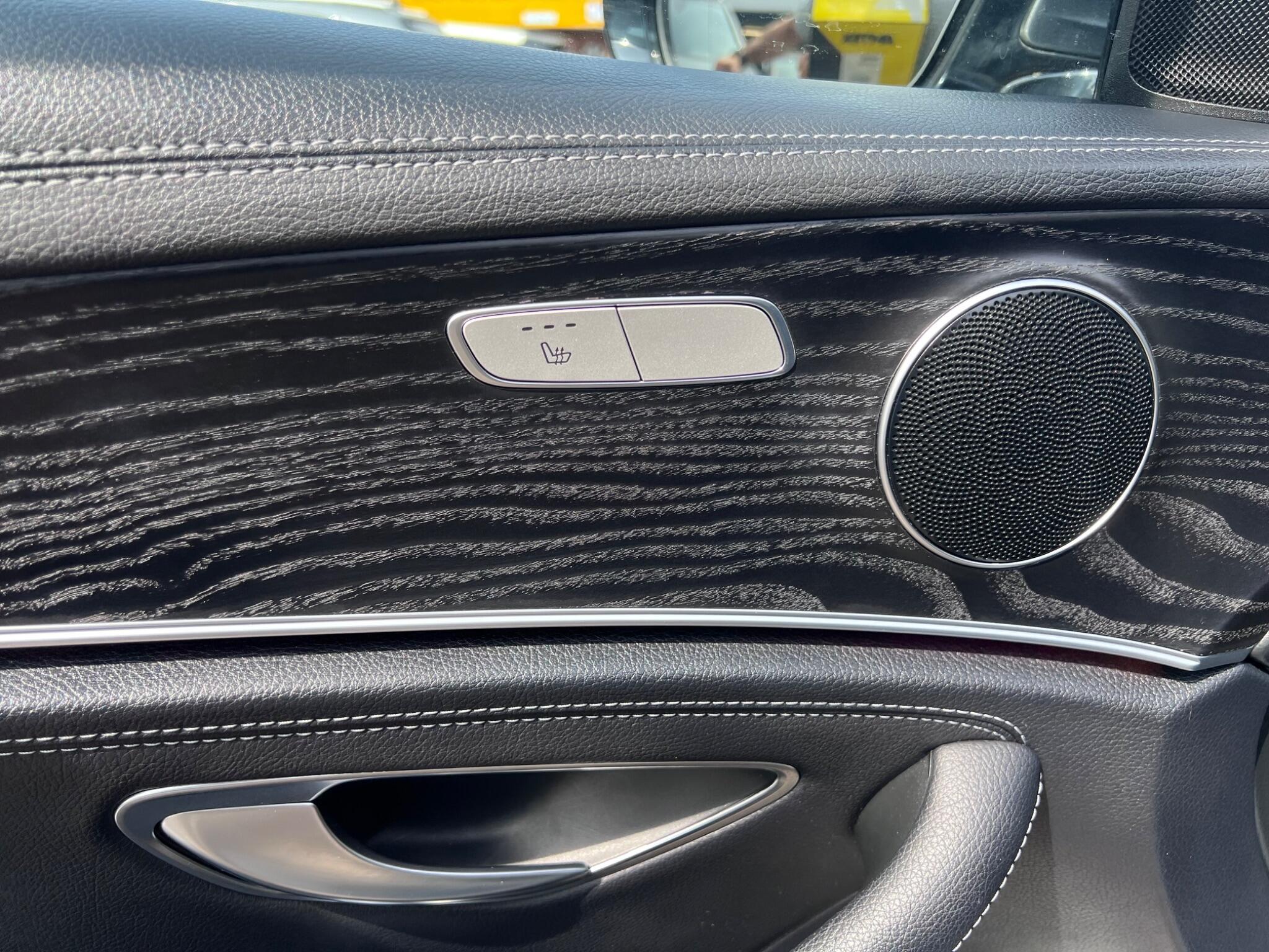 Mercedes-Benz E Class view 37