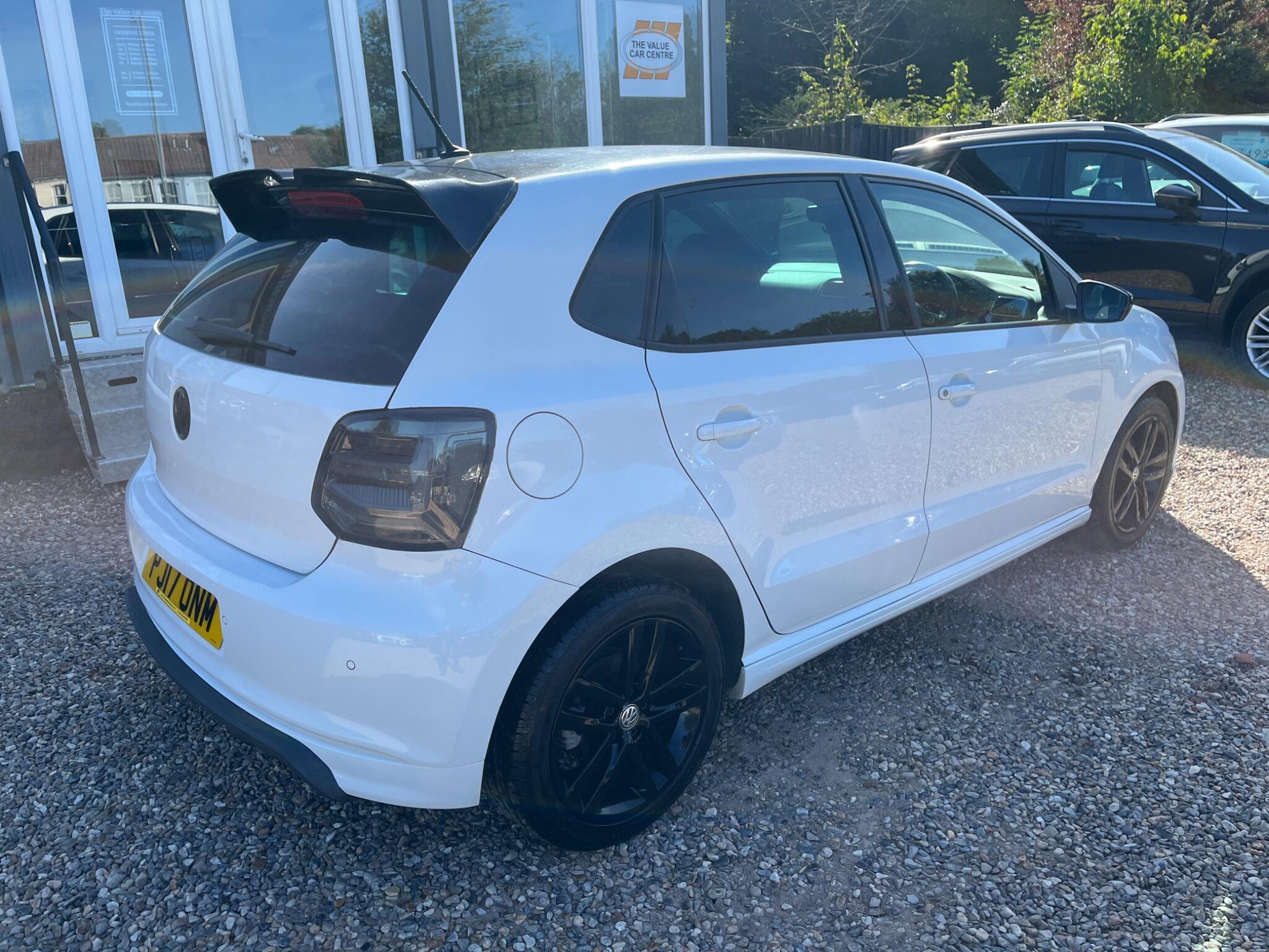 Volkswagen Polo view 4