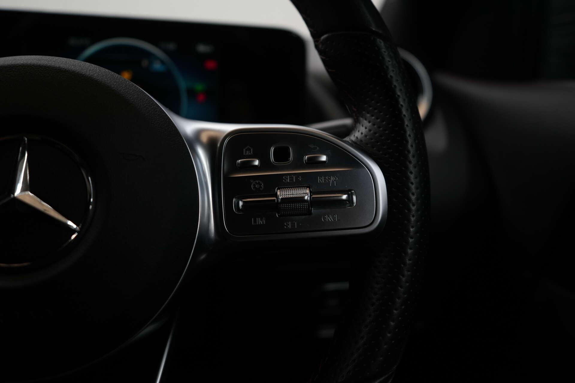 Mercedes-Benz Gla view 29