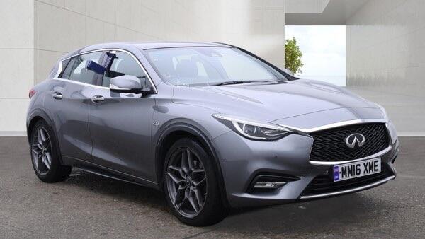 Infiniti Q30 view 5