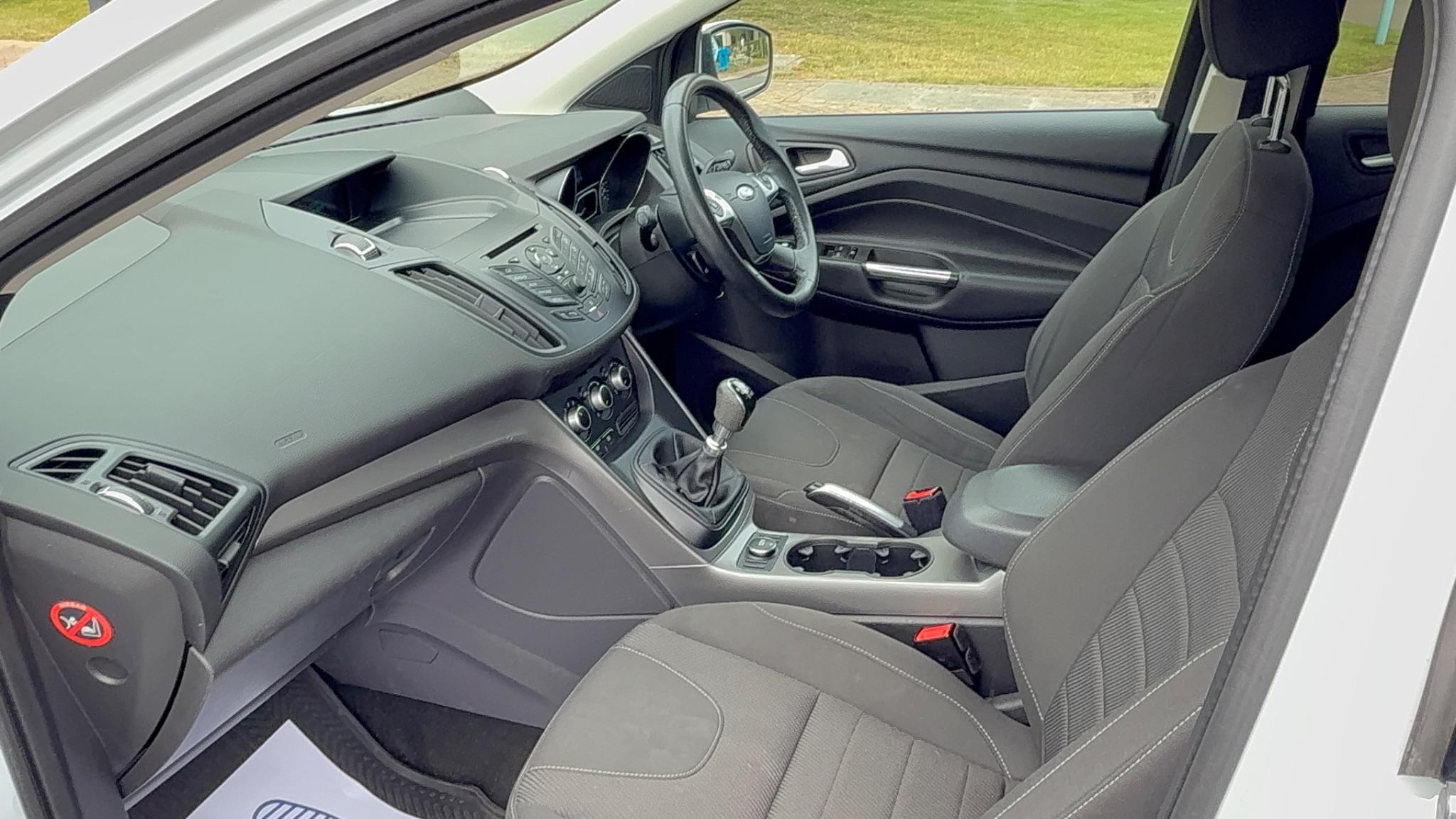 2014 Ford Kuga 2.0 TDCi Zetec AWD Euro 5 5dr • 87,800 miles image 40