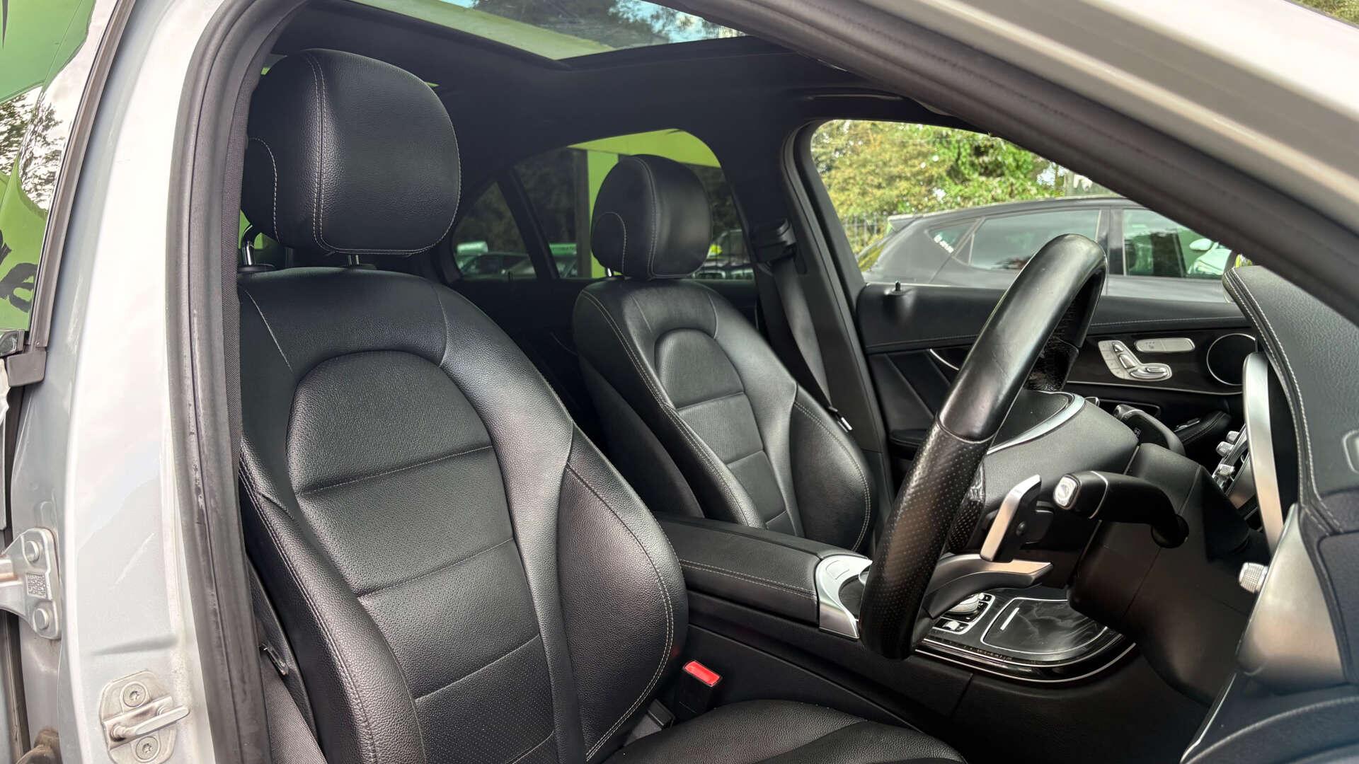 Mercedes-Benz C-Class view 8