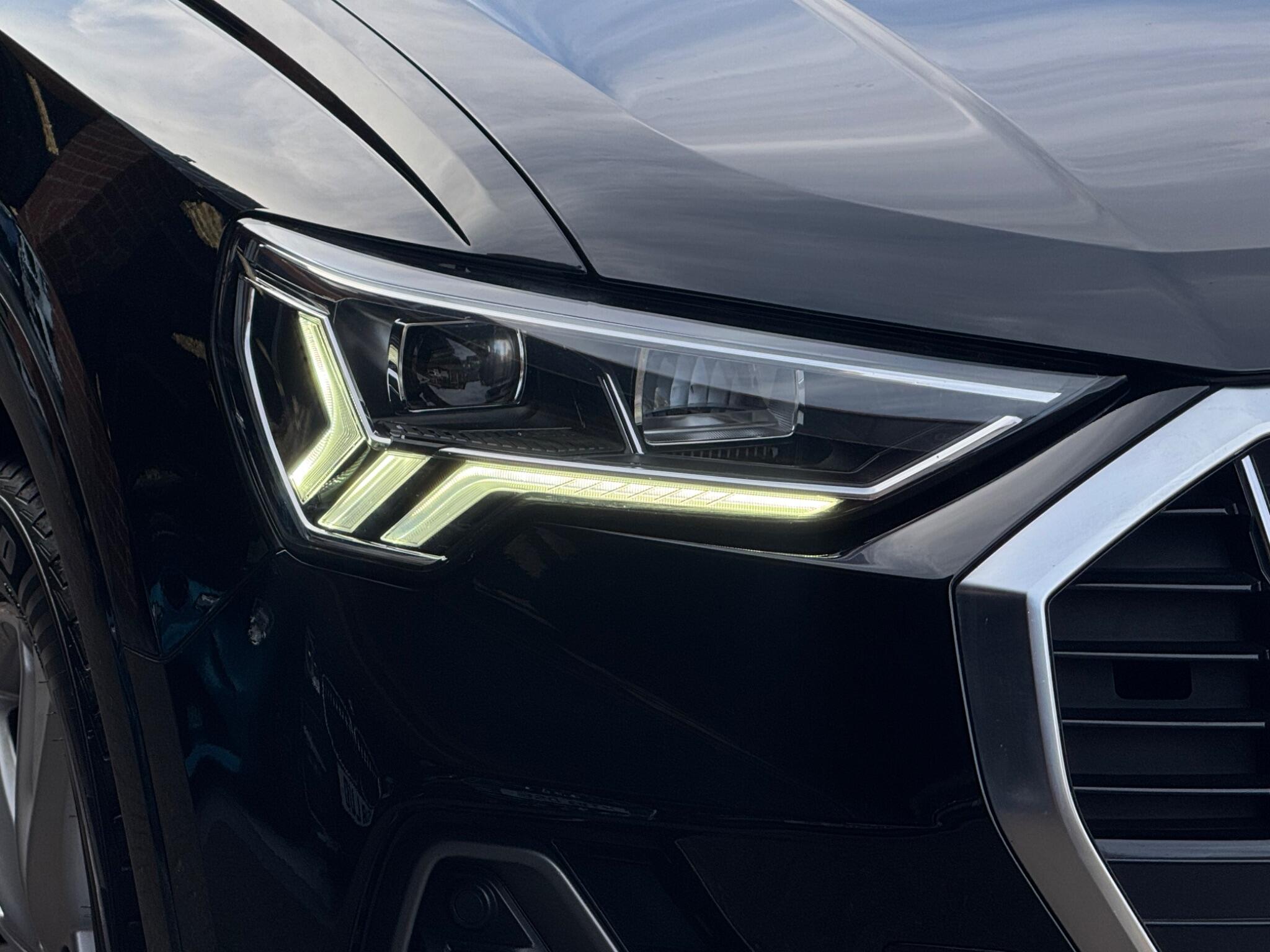 Audi Q3 view 31