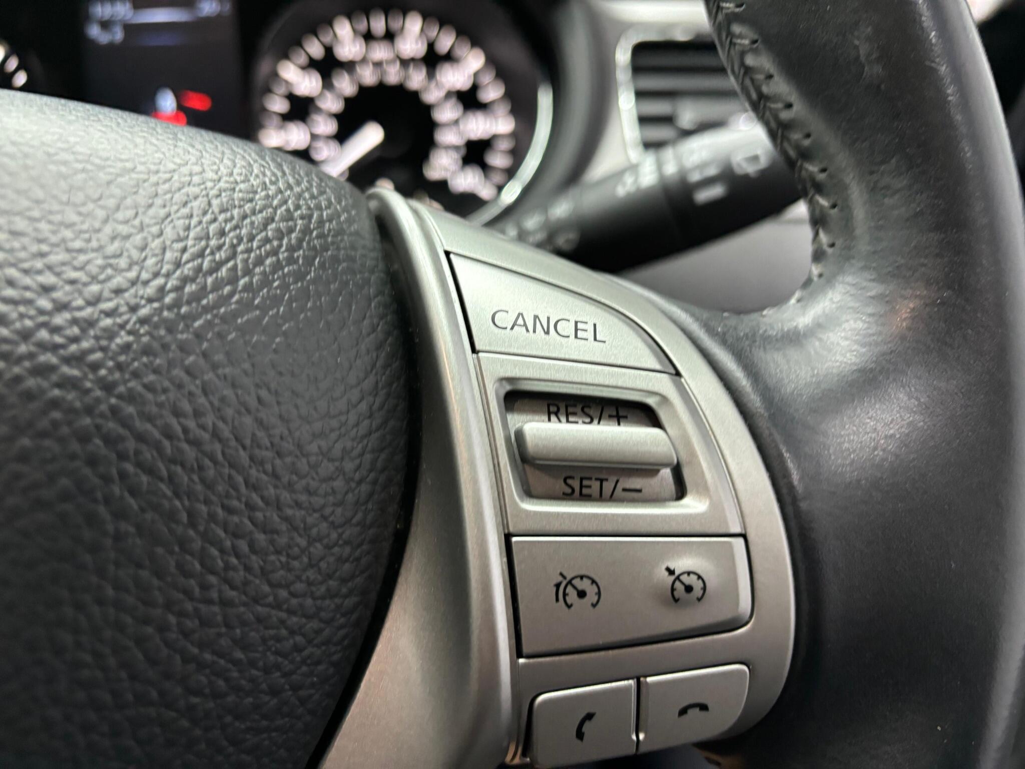 Nissan Pulsar view 13