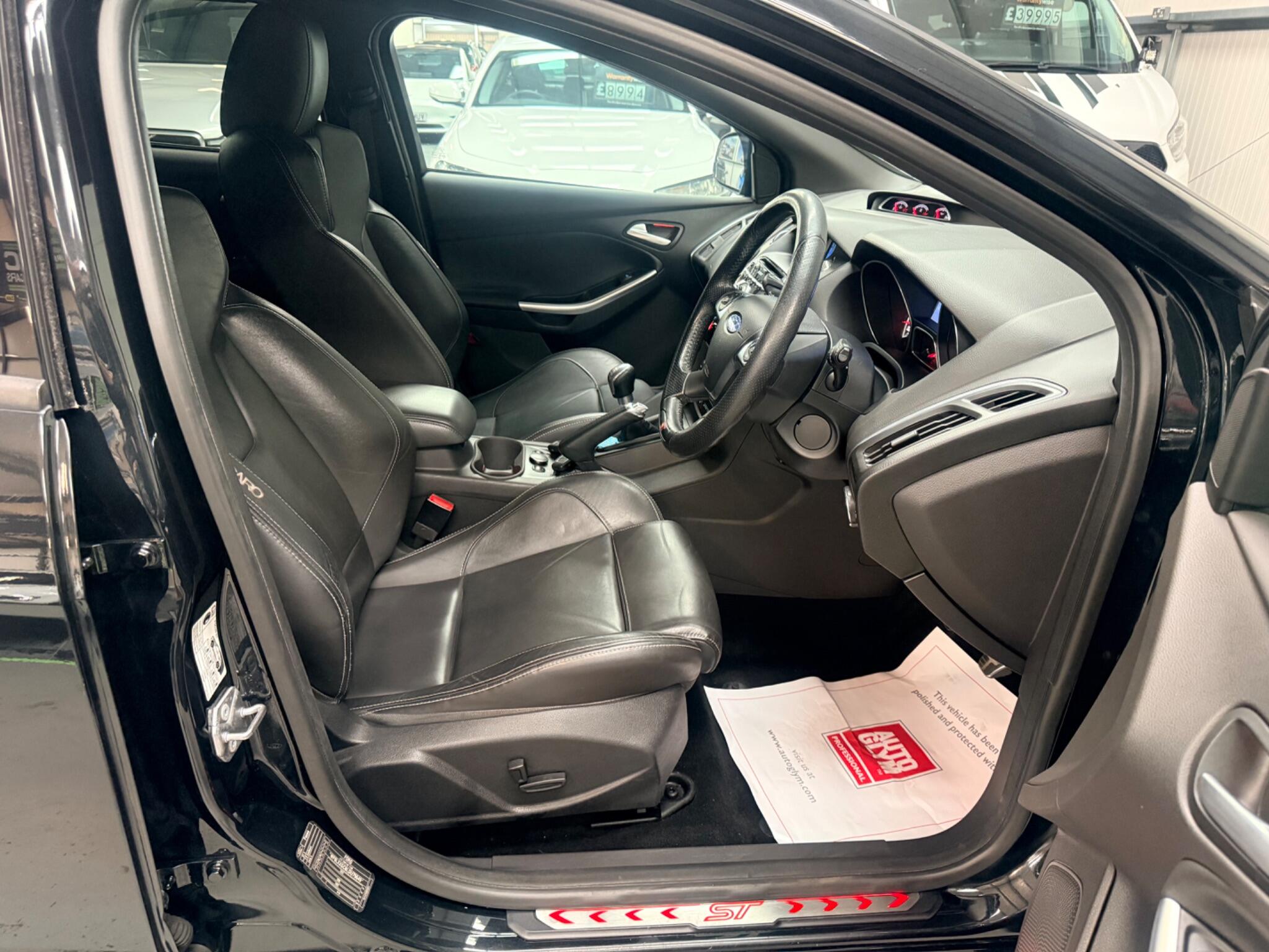 Ford Focus view 5