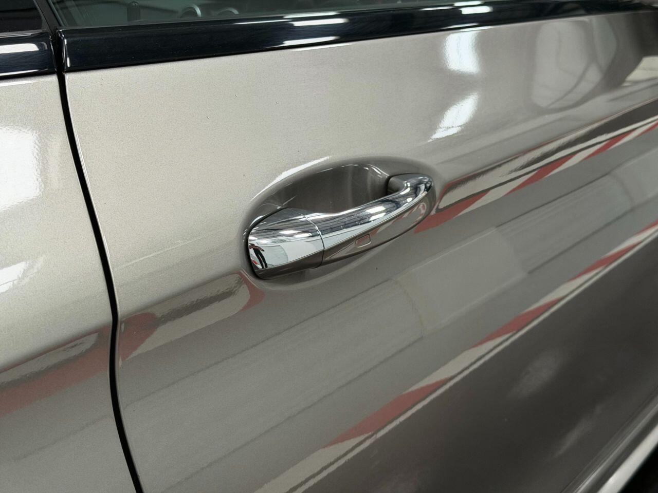 Mercedes-Benz C Class view 22