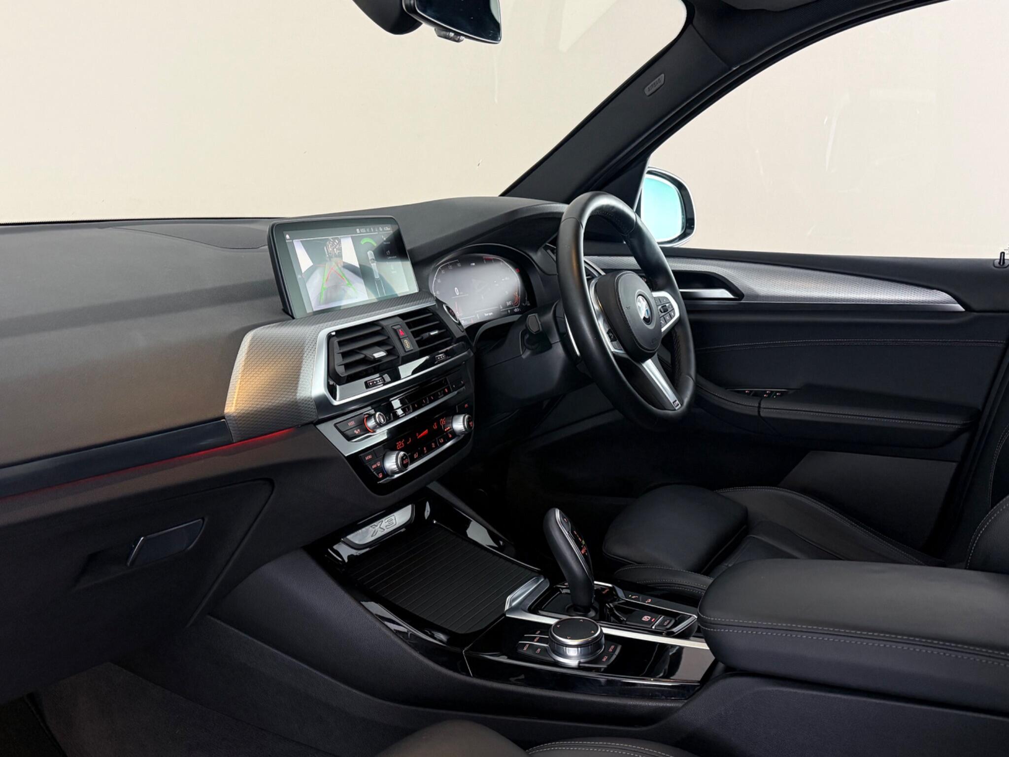 BMW X3 view 4