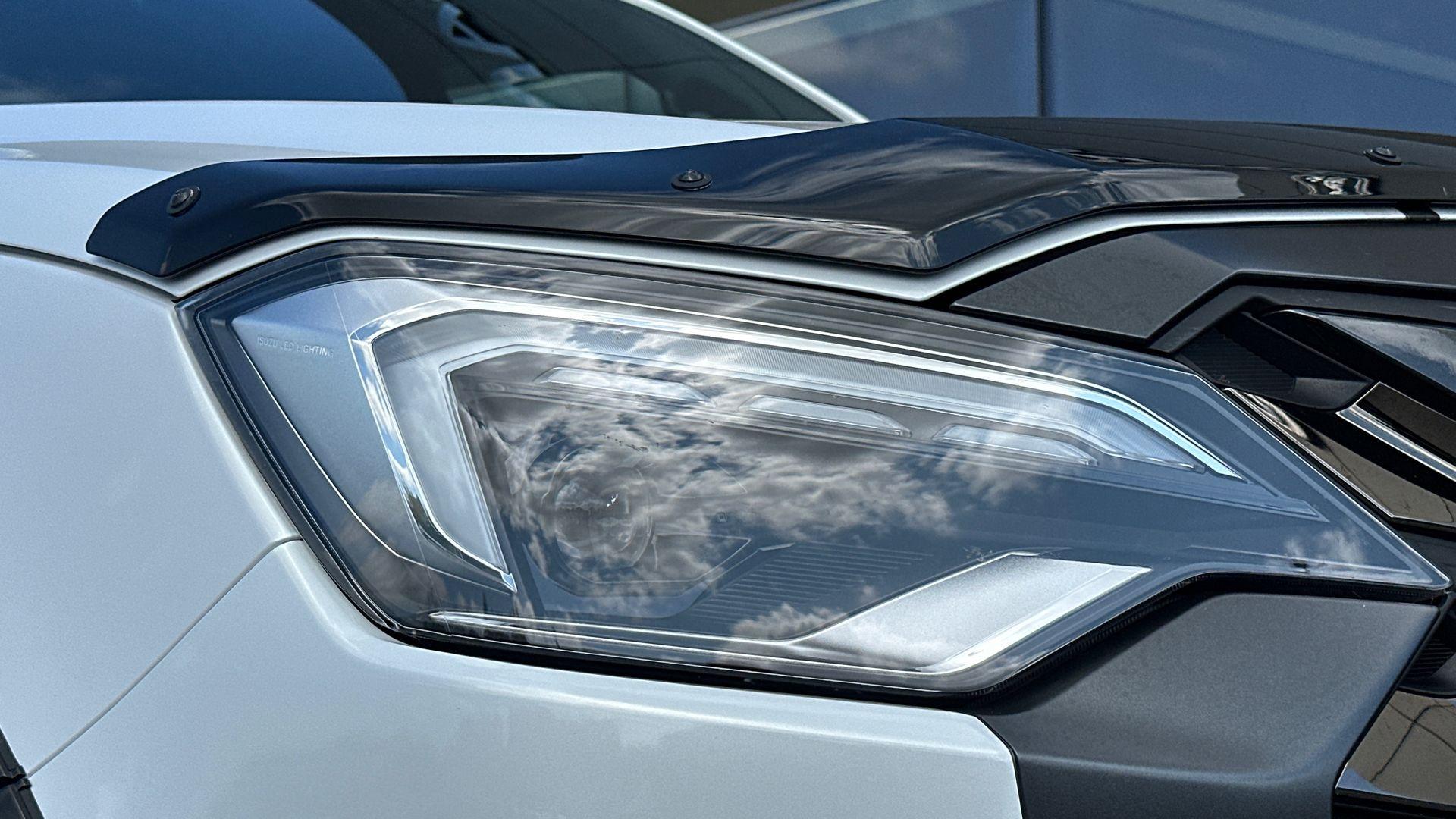 Isuzu D-Max view 18