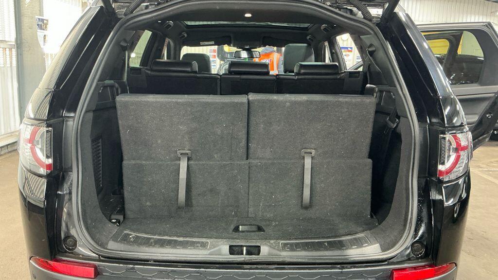 Land Rover Discovery Sport view 6
