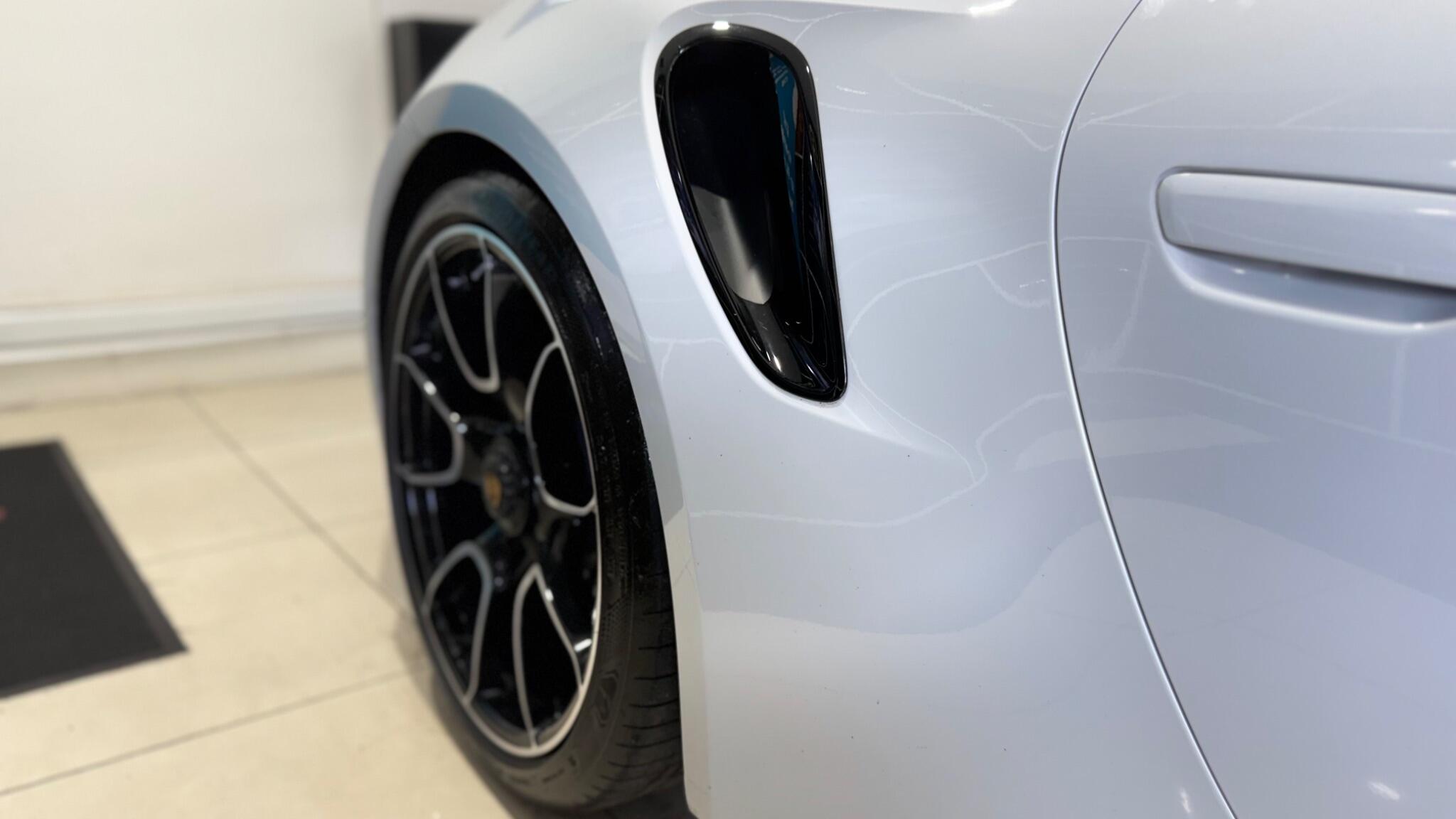 Porsche 911 view 3